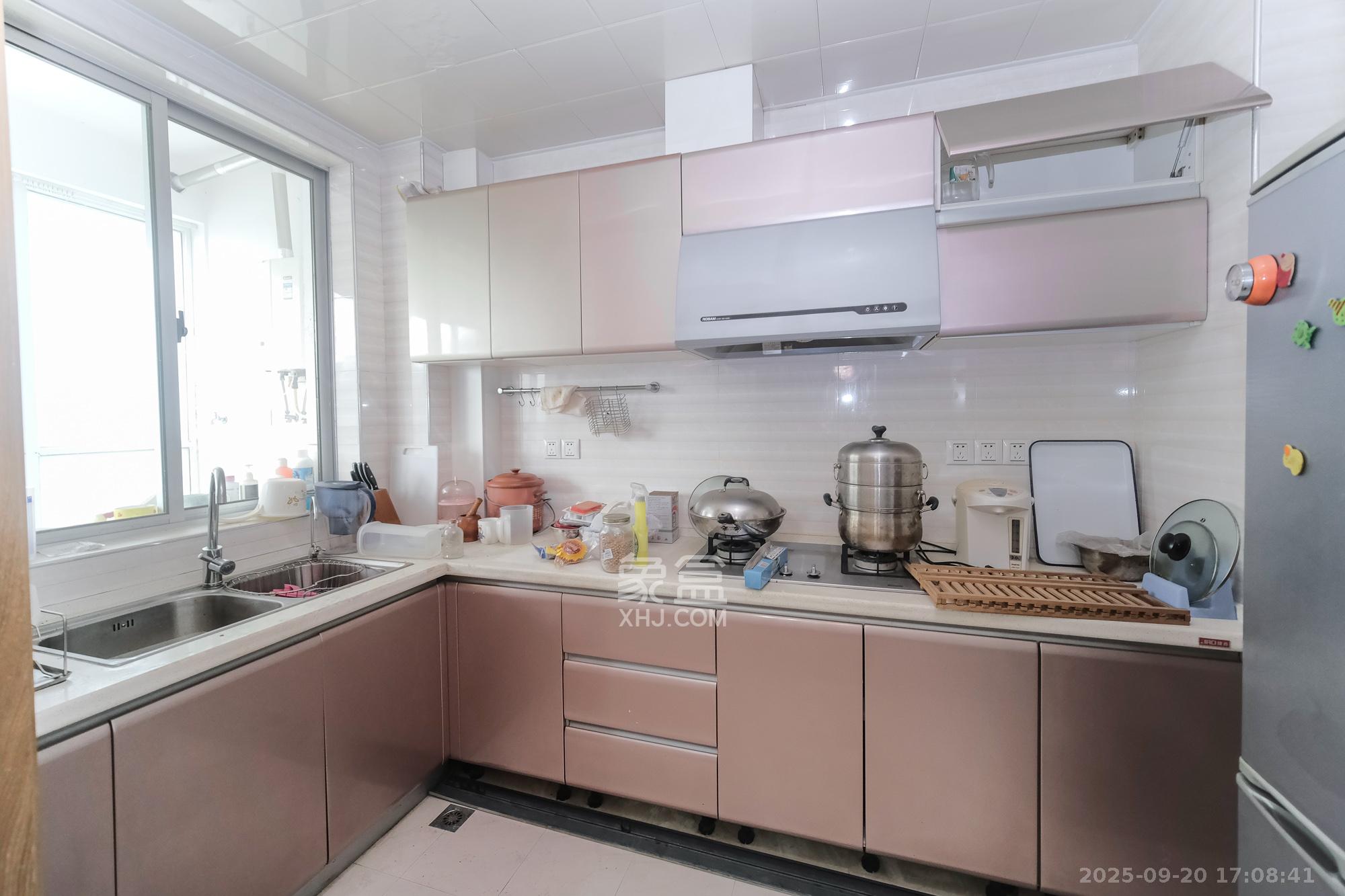 红树湾 3室2厅2卫 79.8万 红树湾 3室2厅2卫 79.8万厨房