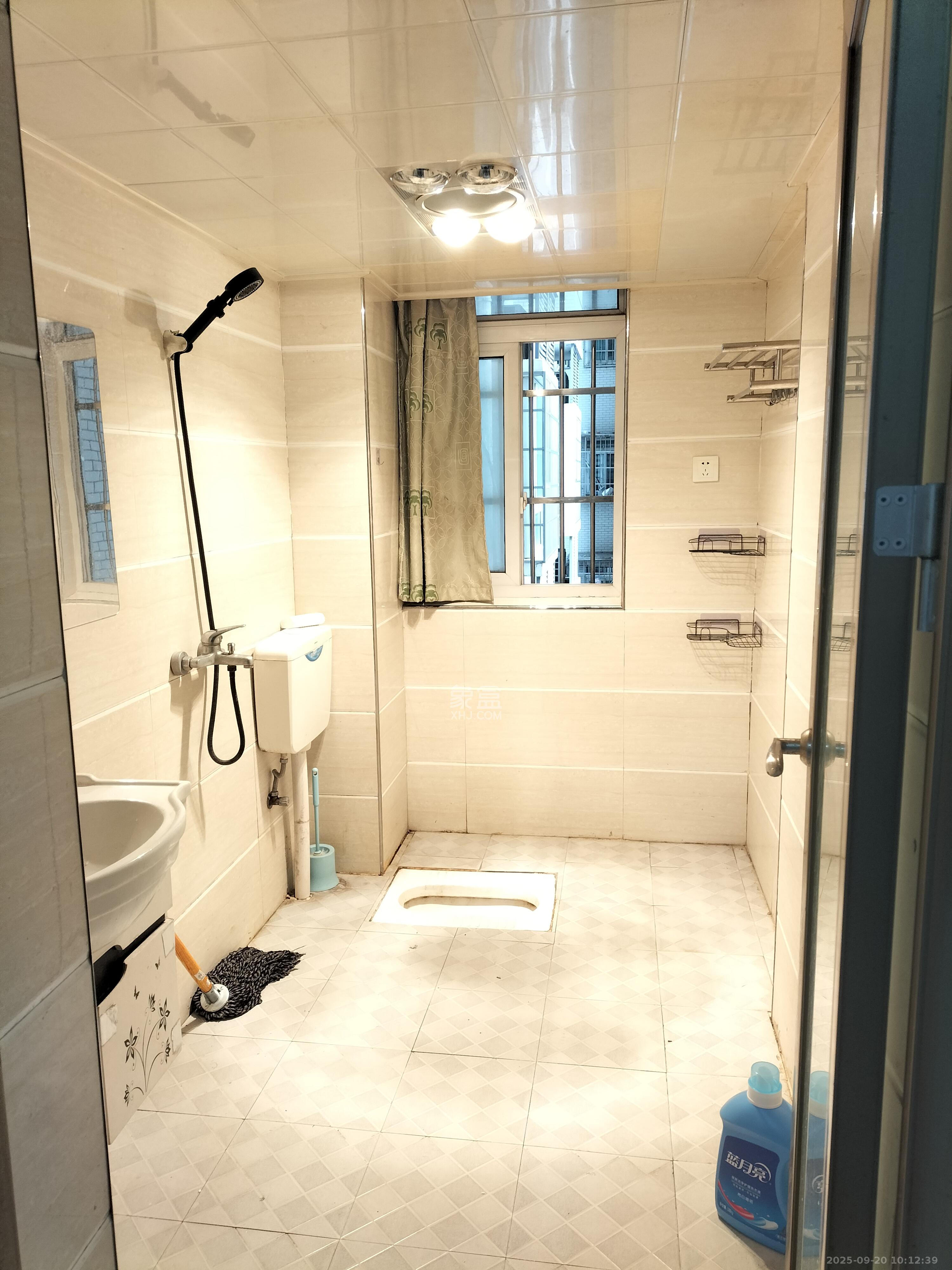 骑龙安置小区  2室2厅1卫    1800.0元/月室内图