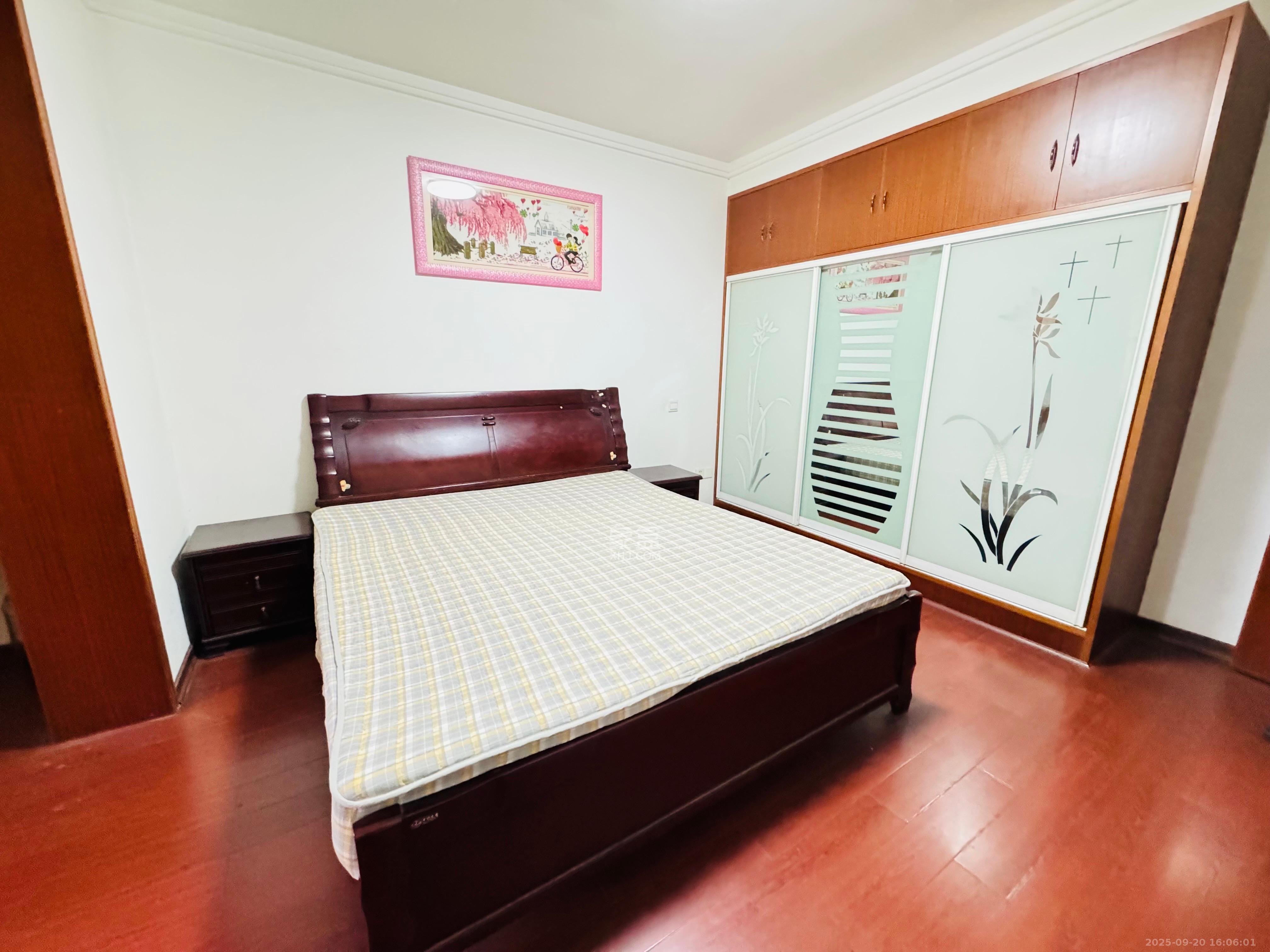 槽坊垅小区  3室2厅1卫    2400.0元/月室内图