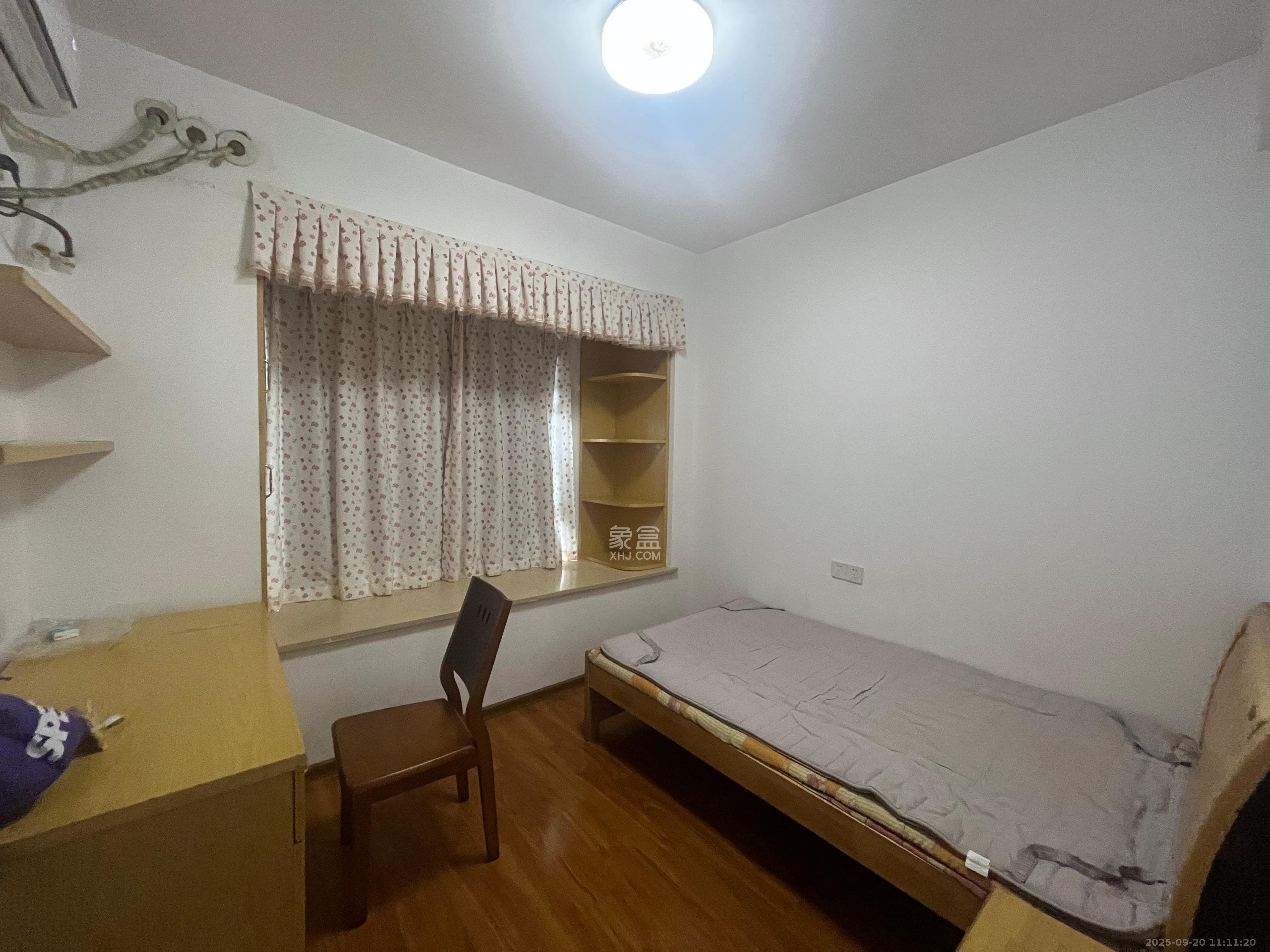 华润凤凰城三期 1室2厅1卫 2000.0元/月 华润凤凰城三期 1室2厅1卫 2000.0元/月室内图