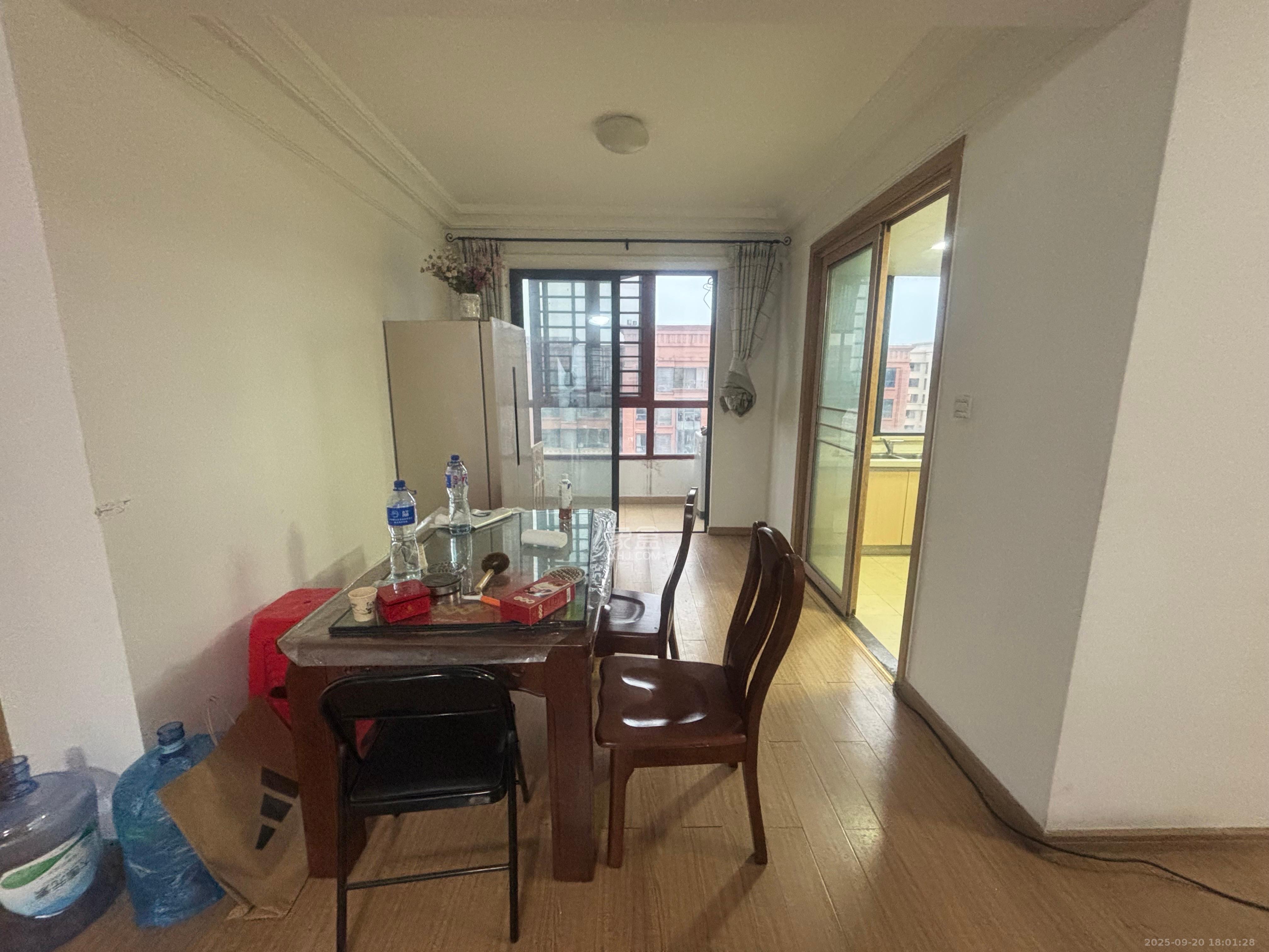 五矿万境蓝山  3室2厅1卫    2300.0元/月室内图