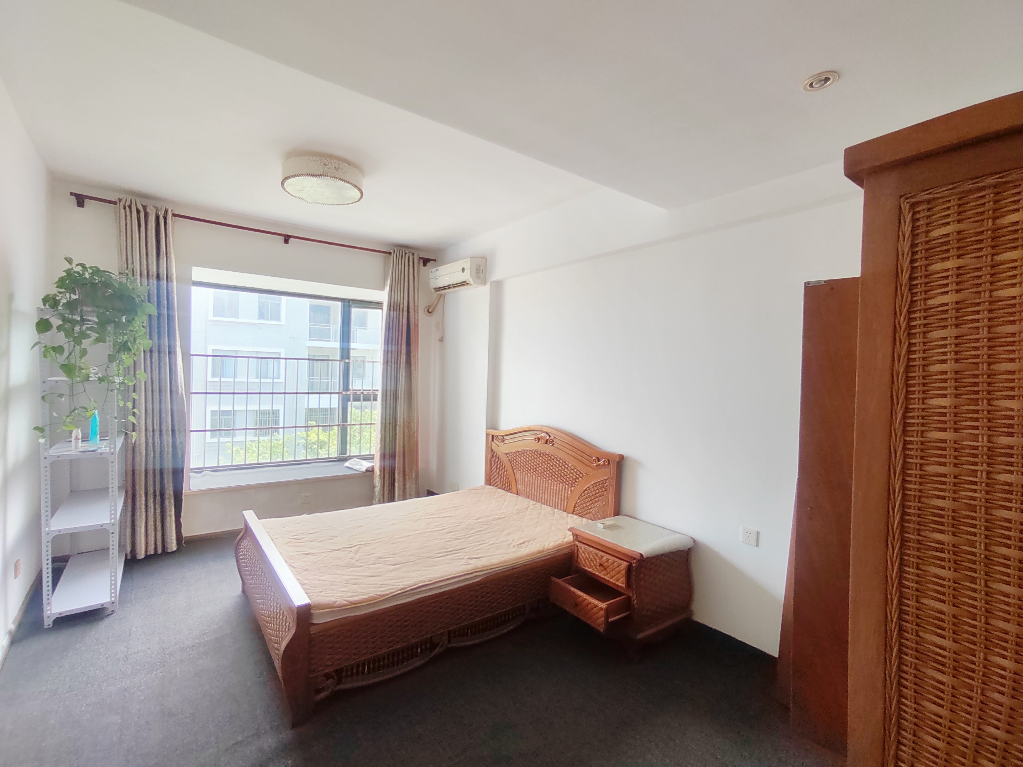 泰达比华利山庄 3室2厅2卫 3800.0元/月 泰达比华利山庄 3室2厅2卫 3800.0元/月室内图