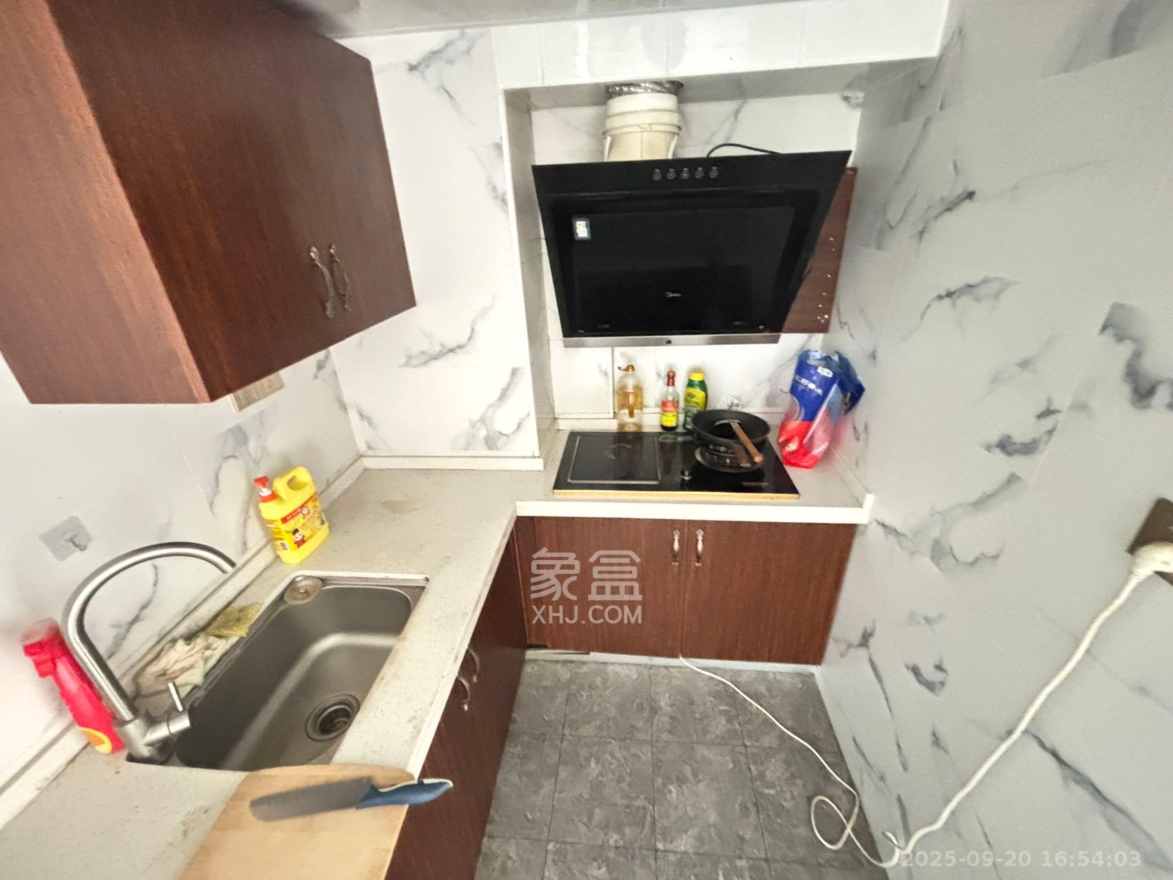 洋湖时代 3室2厅2卫 2100.0元/月 洋湖时代 3室2厅2卫 2100.0元/月室内图