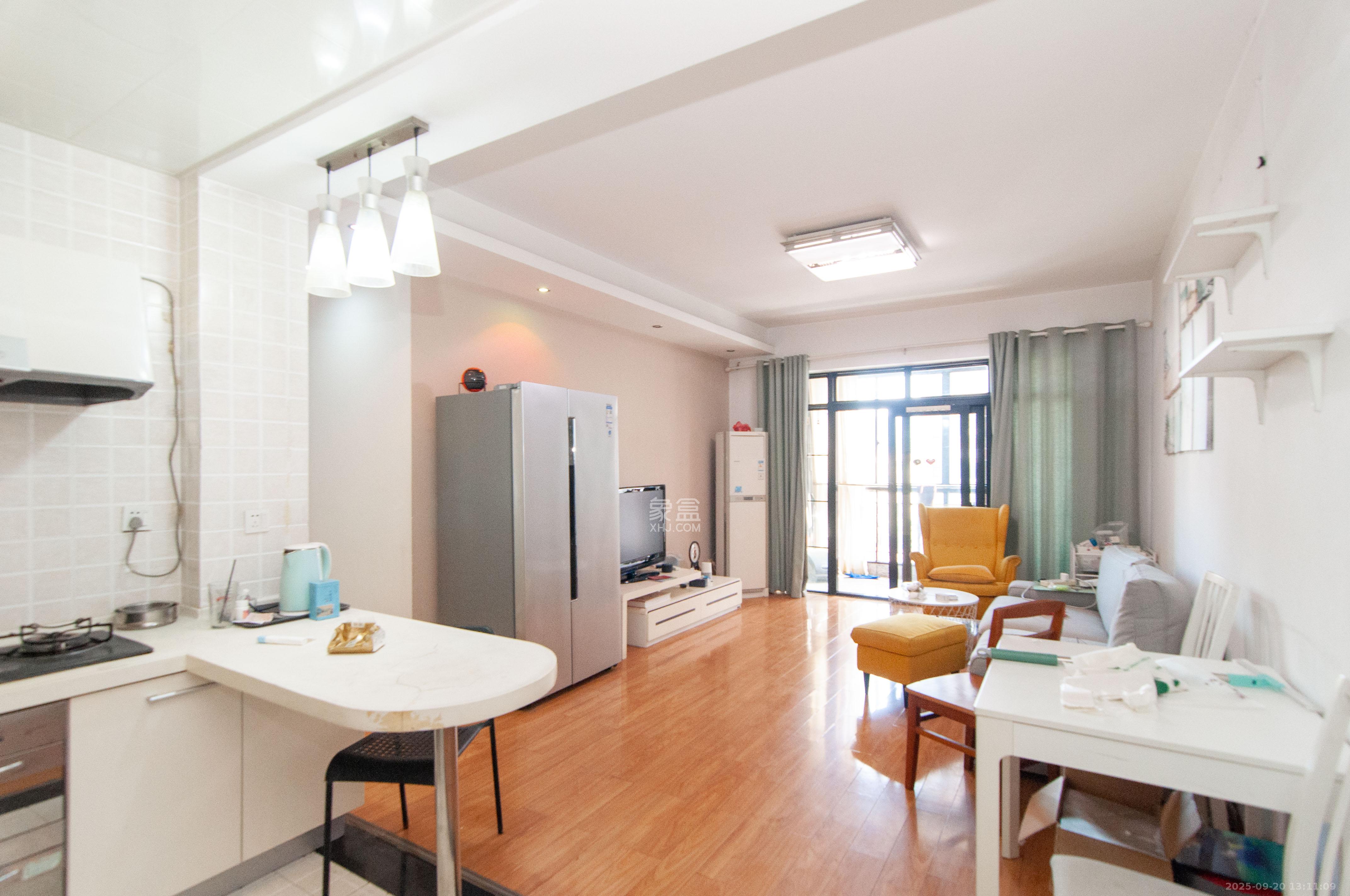 沁园春御院 1室2厅1卫 107.0万 沁园春御院 1室2厅1卫 107.0万客厅