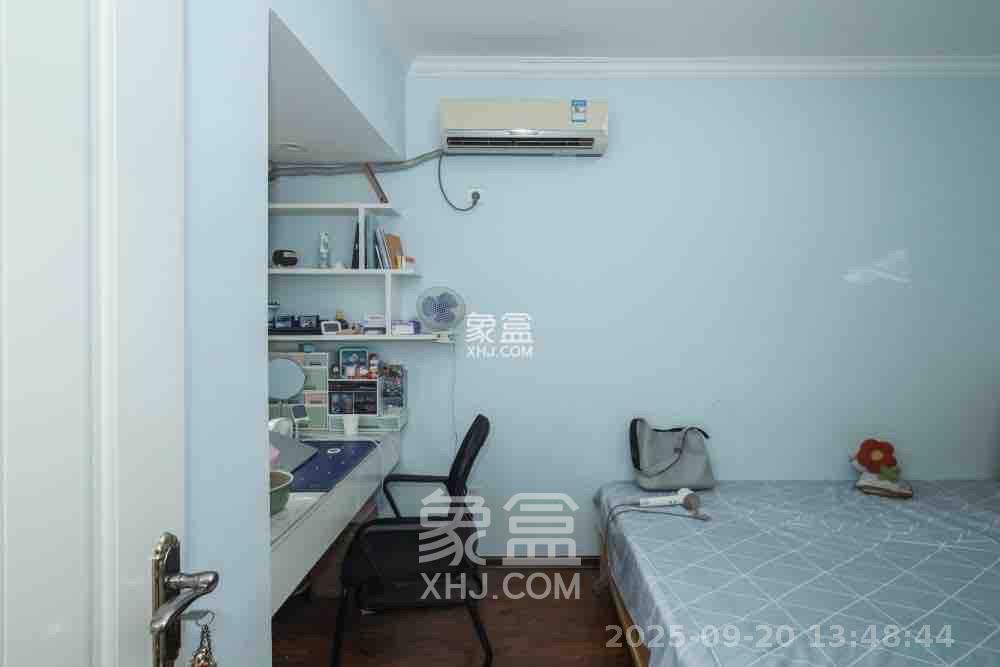 荣盛花语馨苑  2室2厅1卫   2200.00元/月室内图
