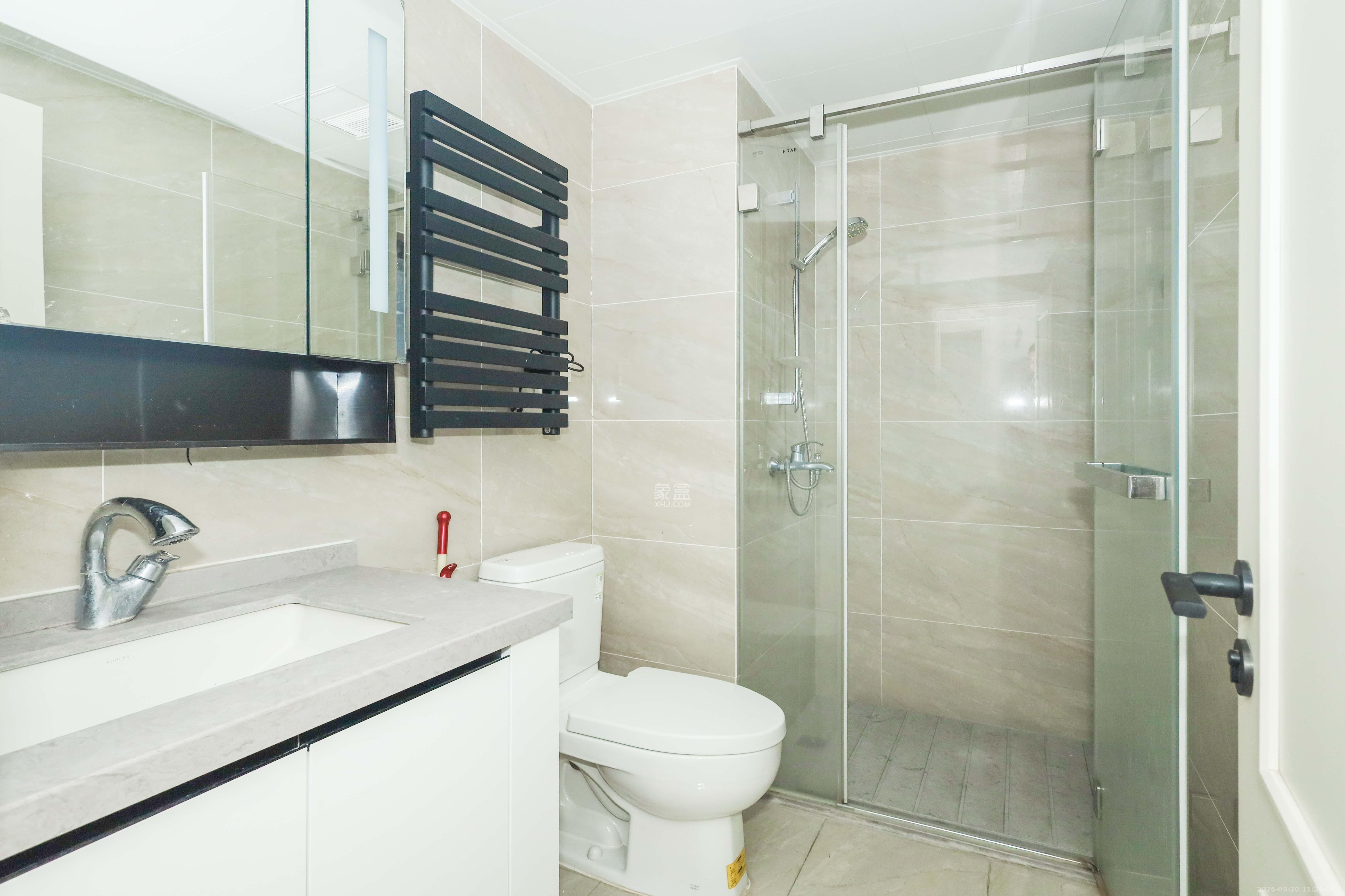 万科金色梦想D区 3室2厅2卫 120.0万 万科金色梦想D区 3室2厅2卫 120.0万卫生间