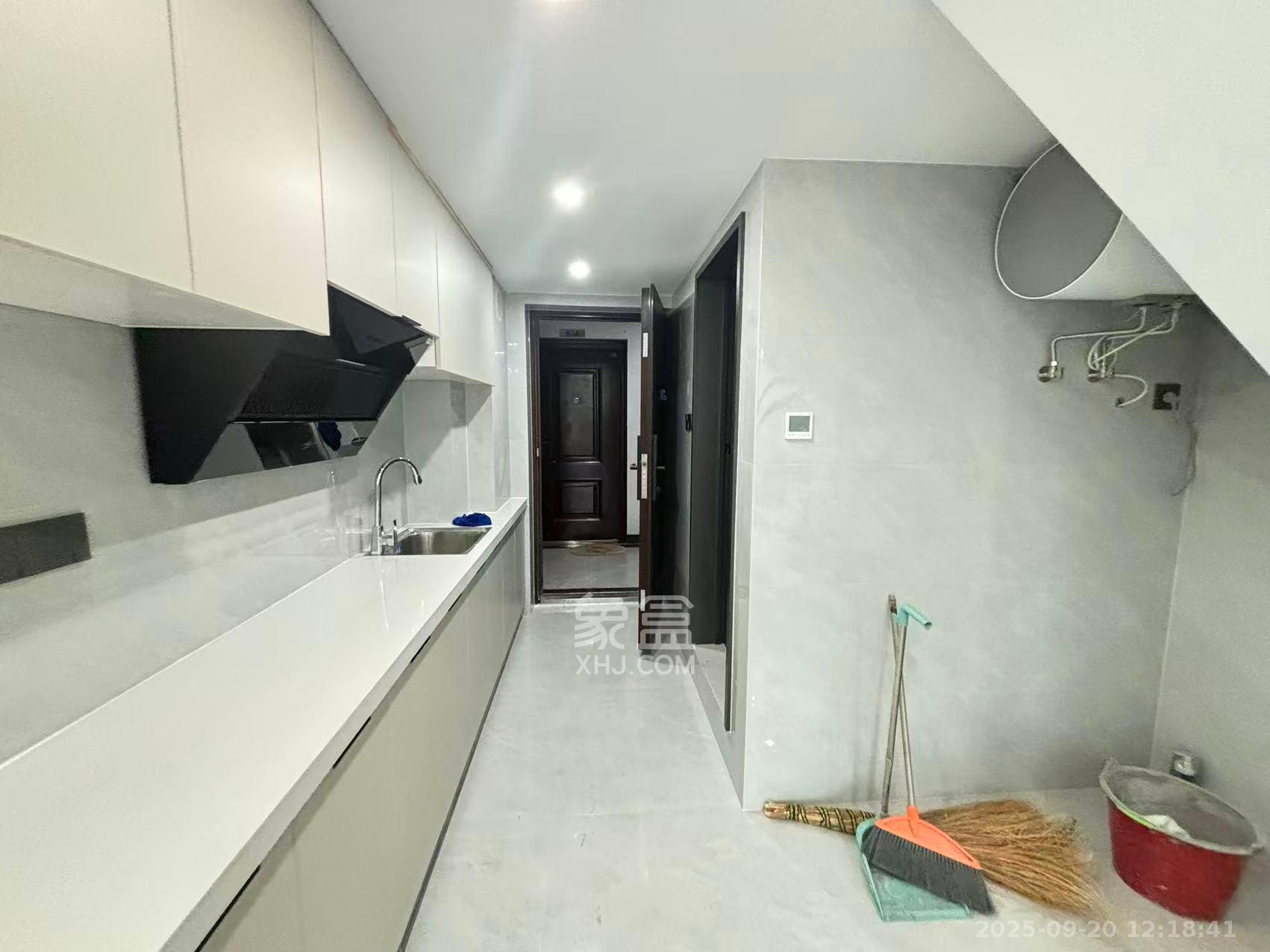 裕天国际商汇中心  2室1厅1卫    2300.0元/月室内图