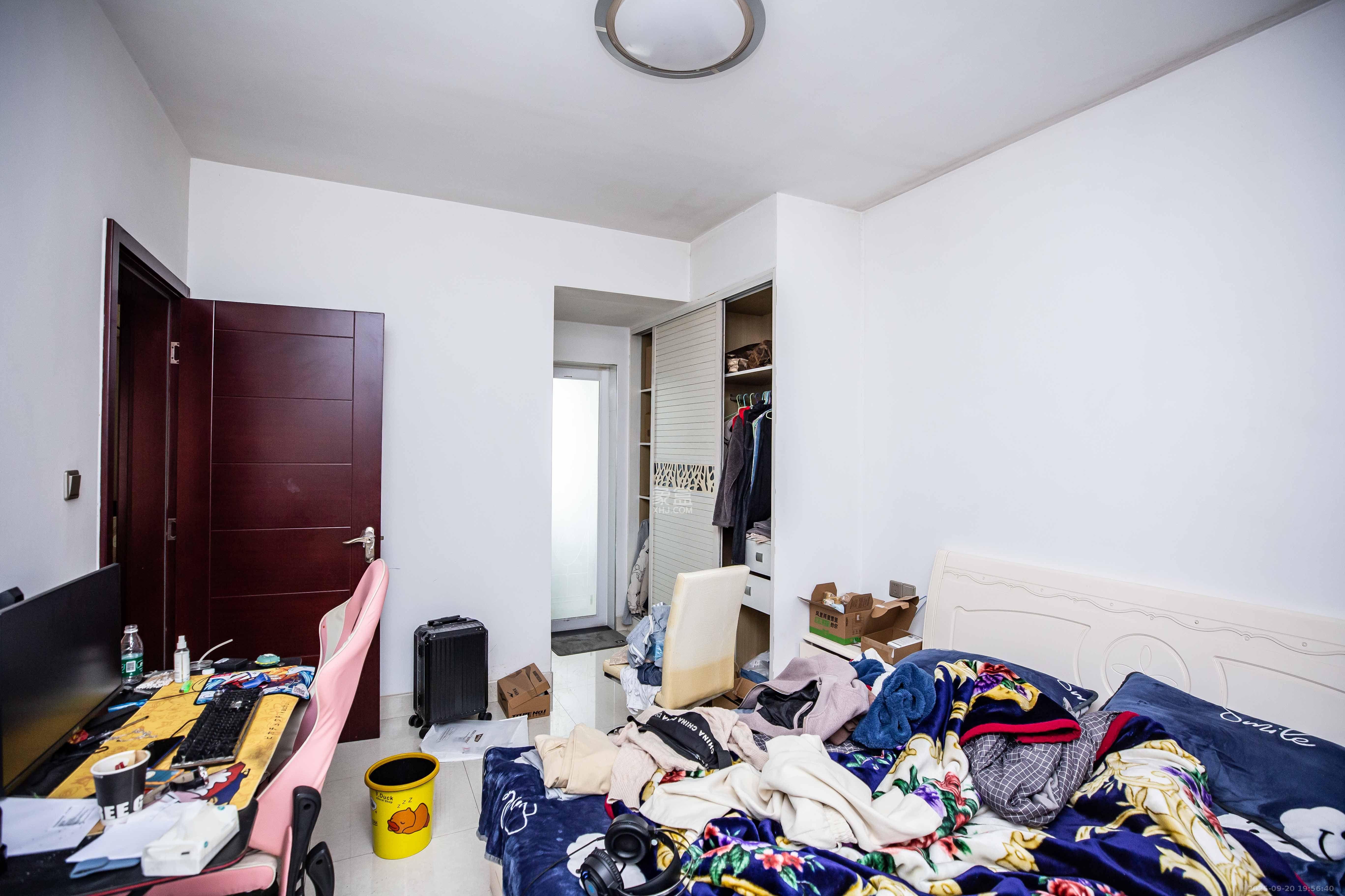 莱茵城 3室2厅1卫 2100.0元/月 莱茵城 3室2厅1卫 2100.0元/月室内图