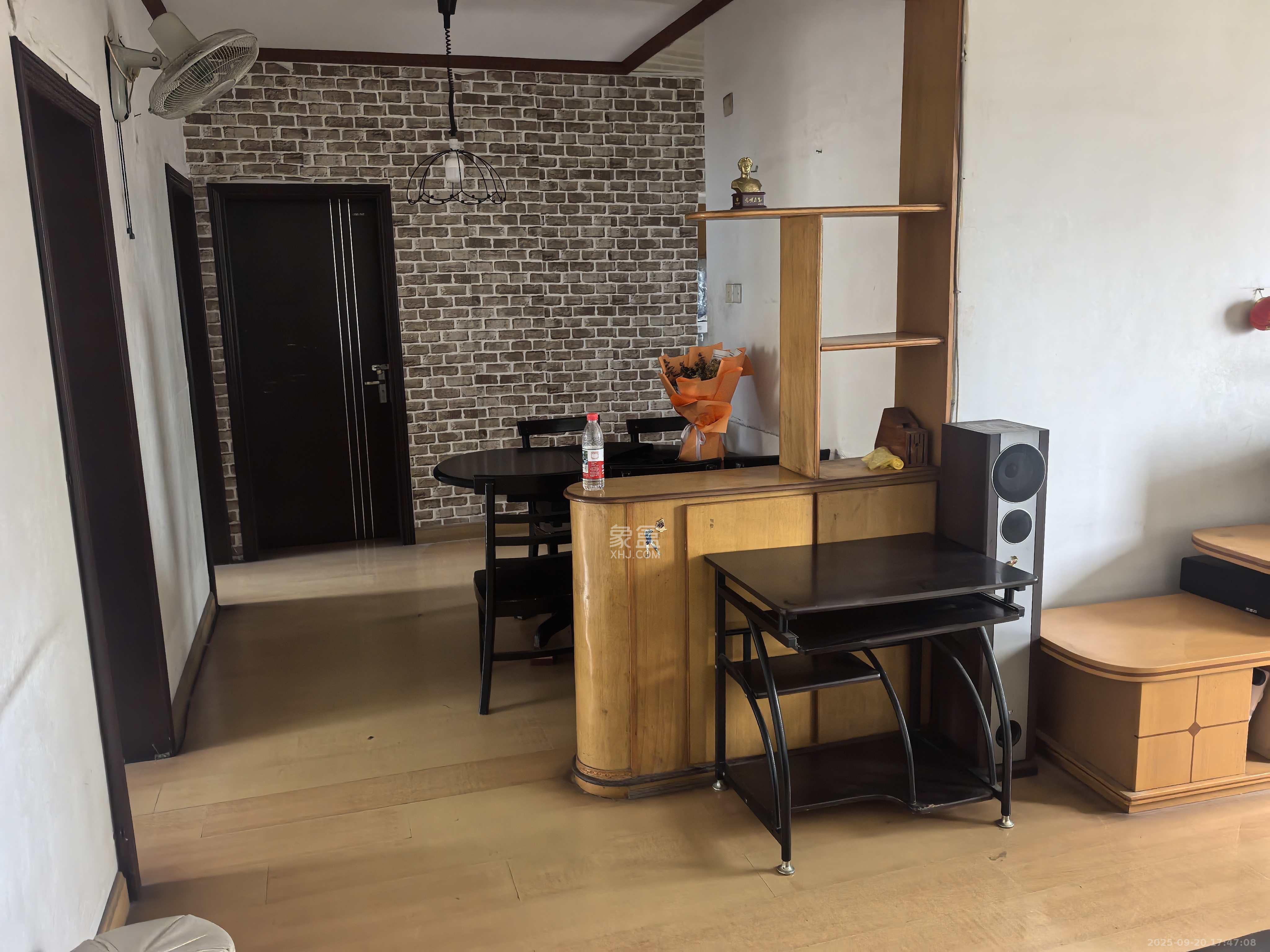 南园小区 2室2厅1卫 1400.0元/月 南园小区 2室2厅1卫 1400.0元/月室内图