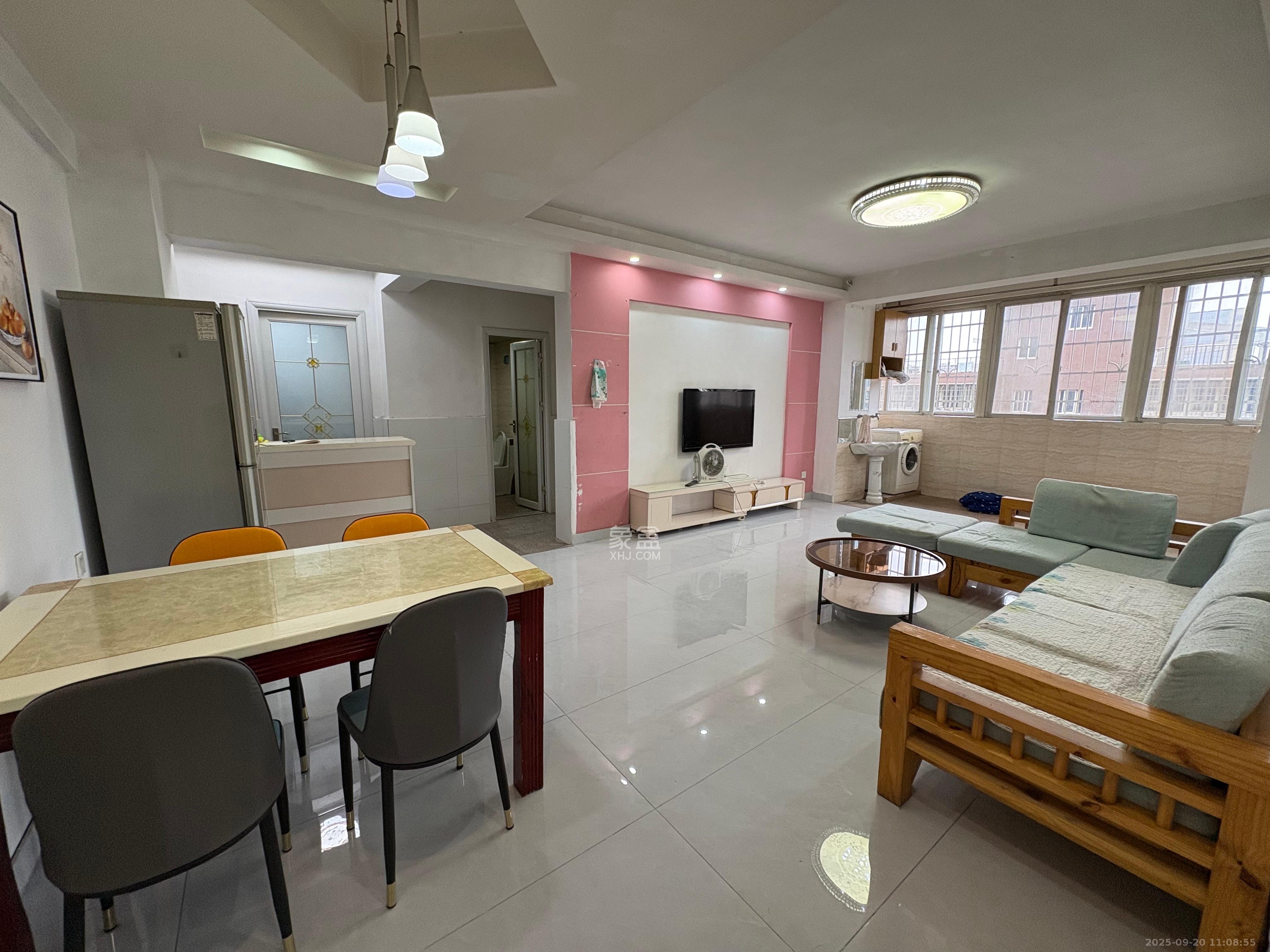 芙蓉环卫公寓 3室2厅1卫 1600.00元/月 芙蓉环卫公寓 3室2厅1卫 1600.00元/月室内图