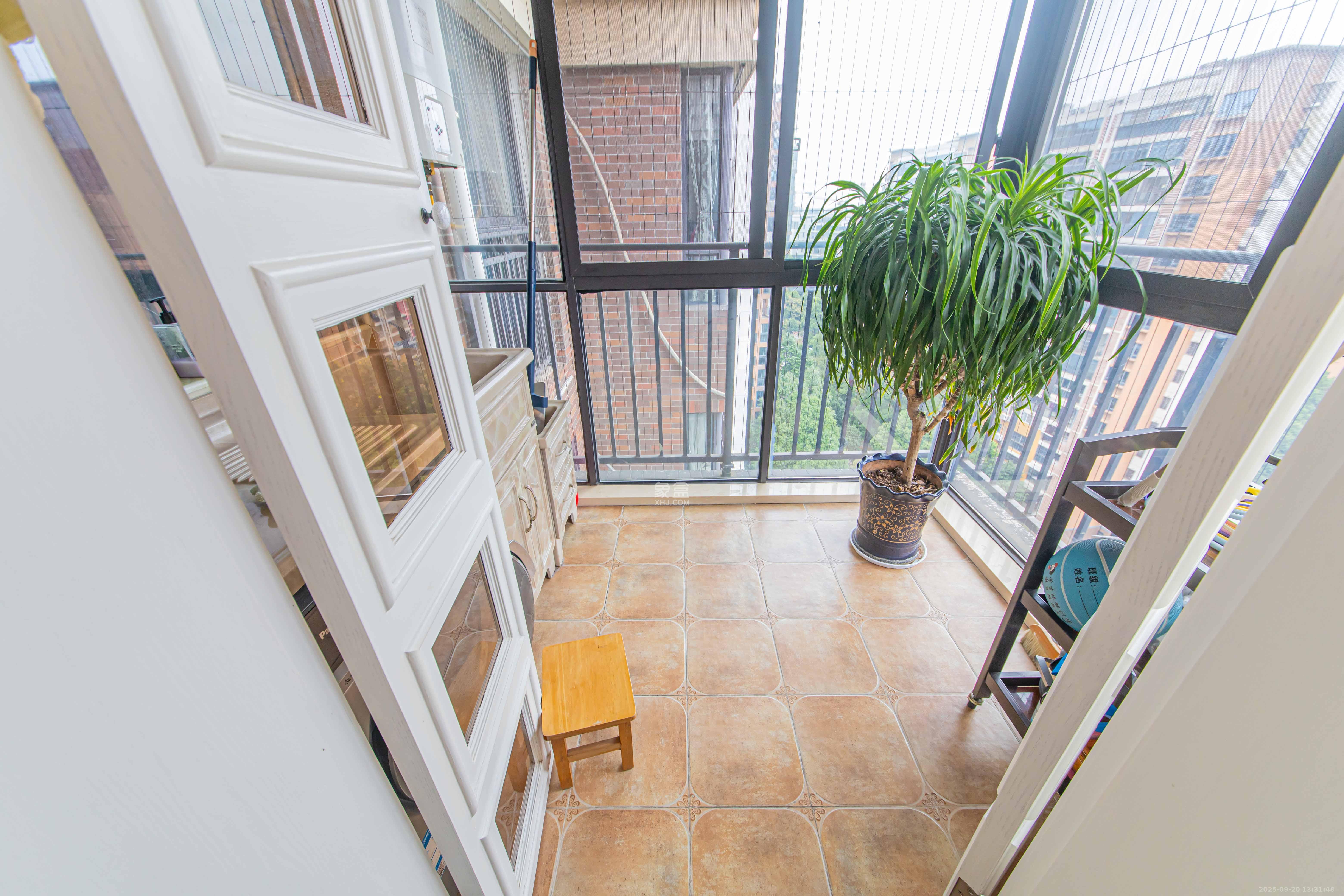 夏威夷碧水春城(碧桂园城市花园) 4室2厅2卫 168.0万 夏威夷碧水春城(碧桂园城市花园) 4室2厅2卫 168.0万其他