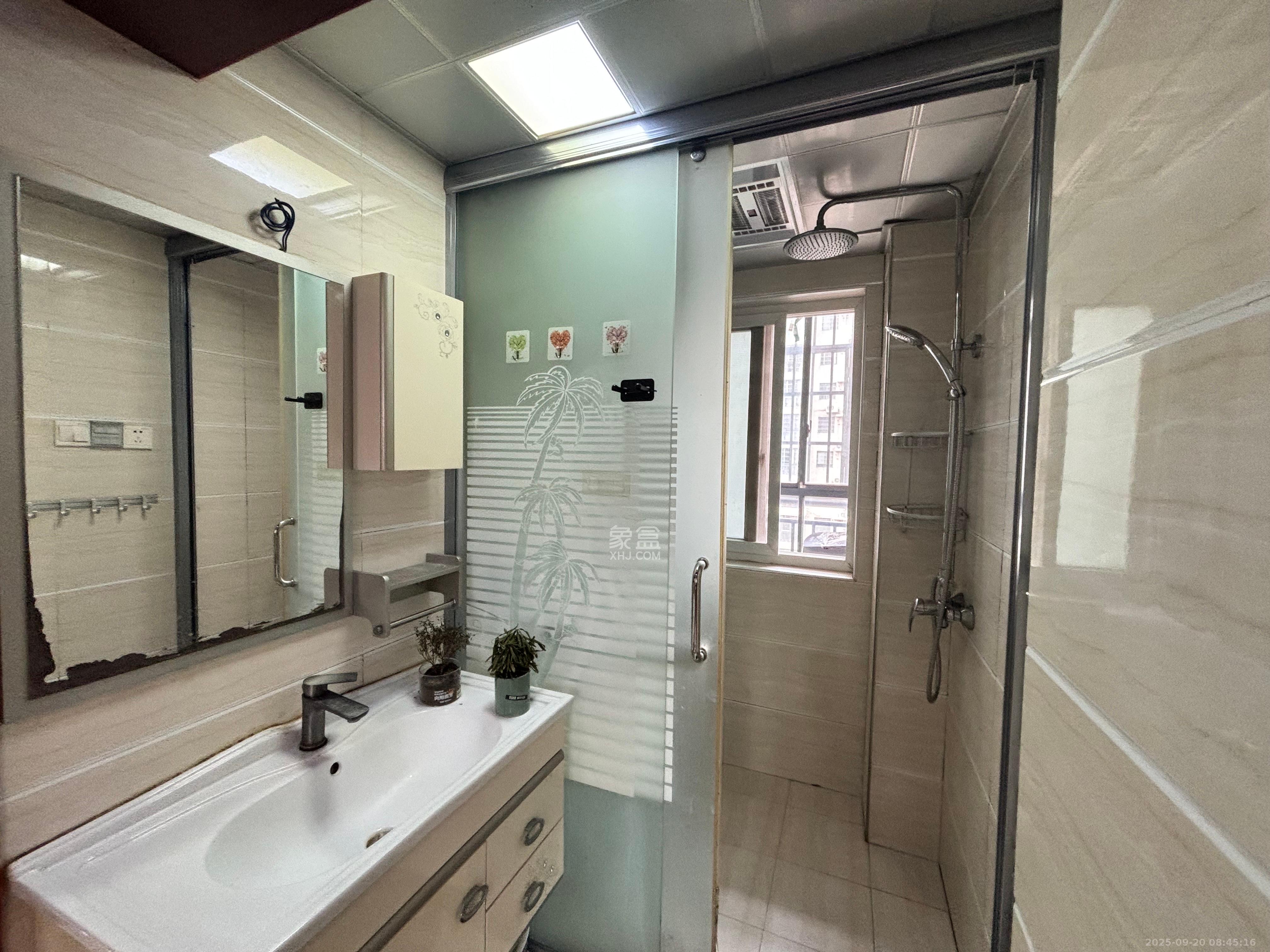 楚天世纪城东苑 3室2厅1卫 1700.0元/月 楚天世纪城东苑 3室2厅1卫 1700.0元/月室内图