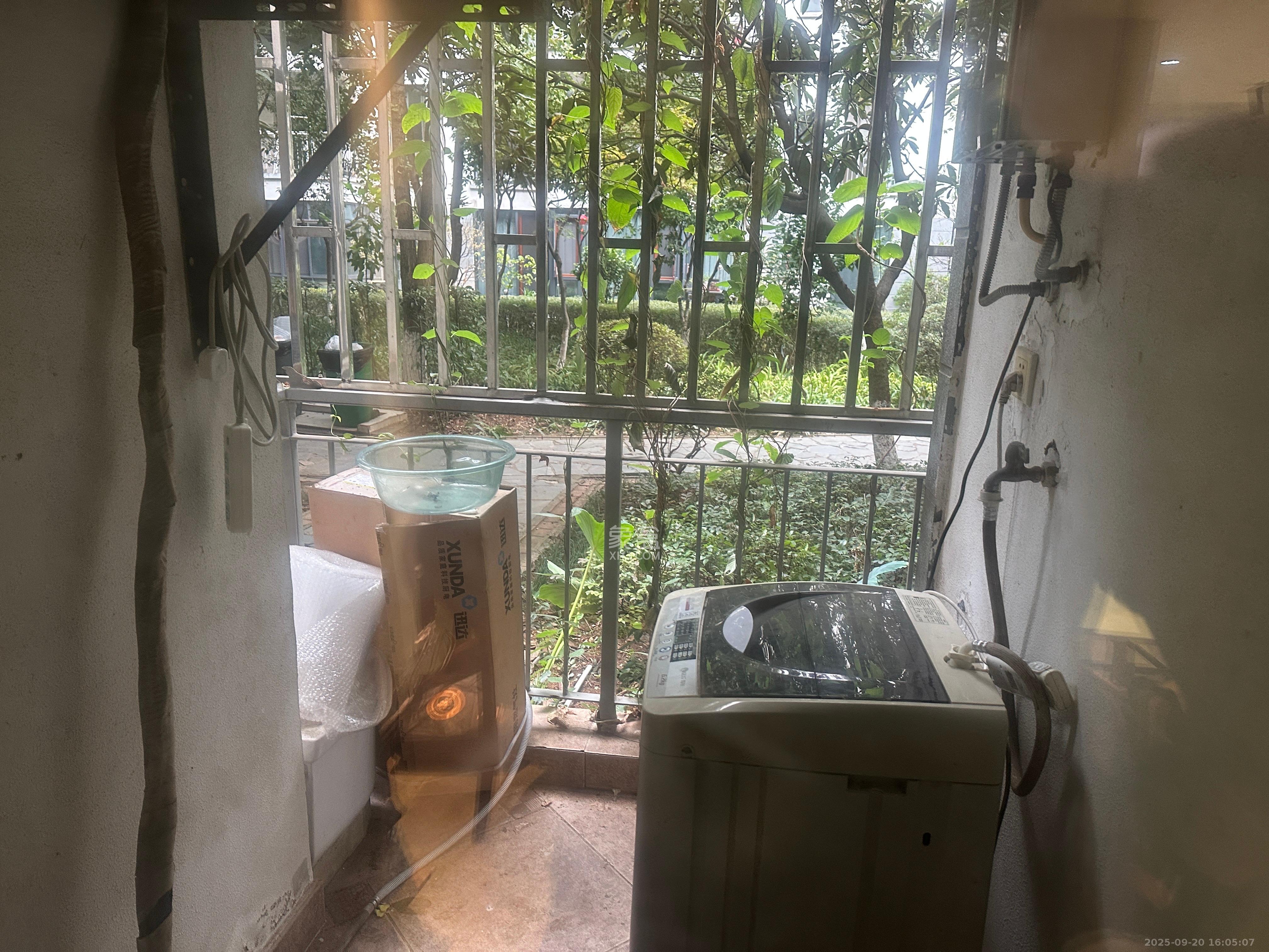 西街花园 4室2厅1卫 3000.0元/月 西街花园 4室2厅1卫 3000.0元/月室内图