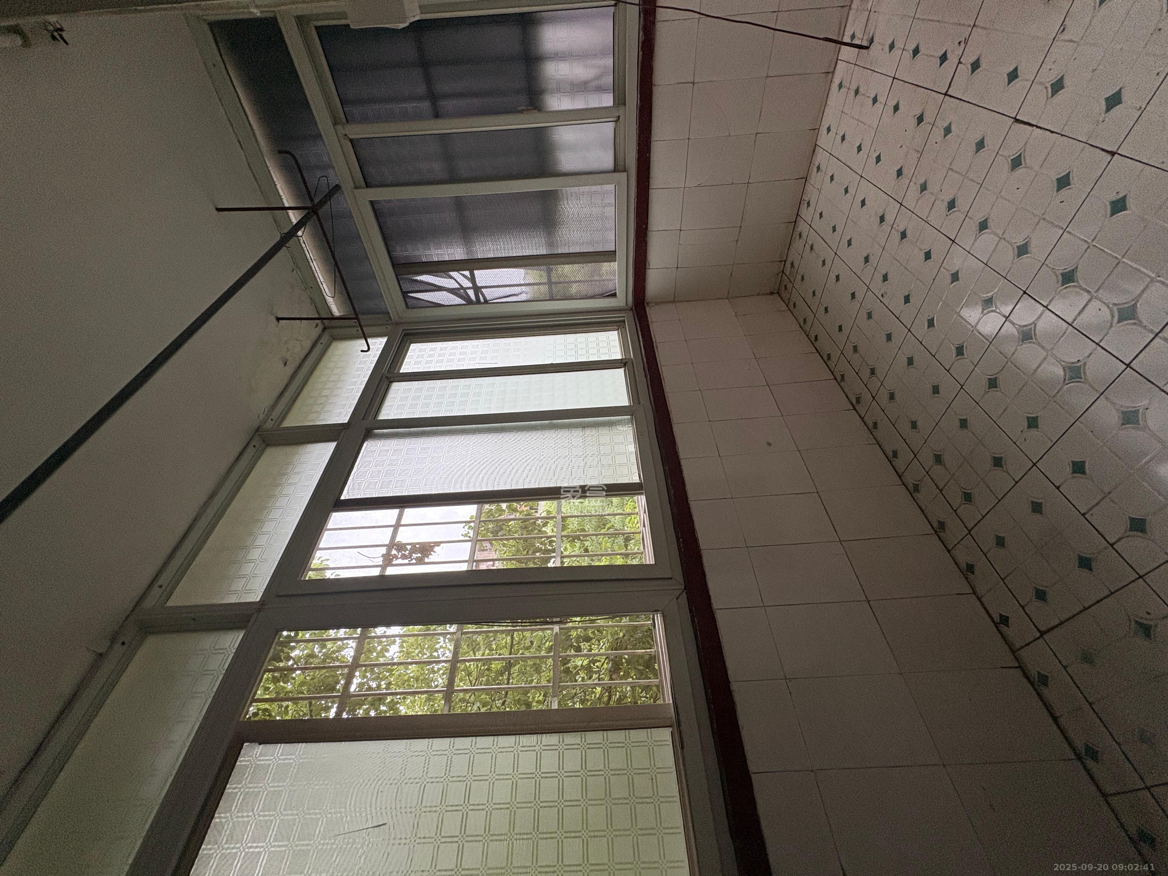 公交园小区(公交新村) 2室1厅1卫 1200.0元/月 公交园小区(公交新村) 2室1厅1卫 1200.0元/月室内图