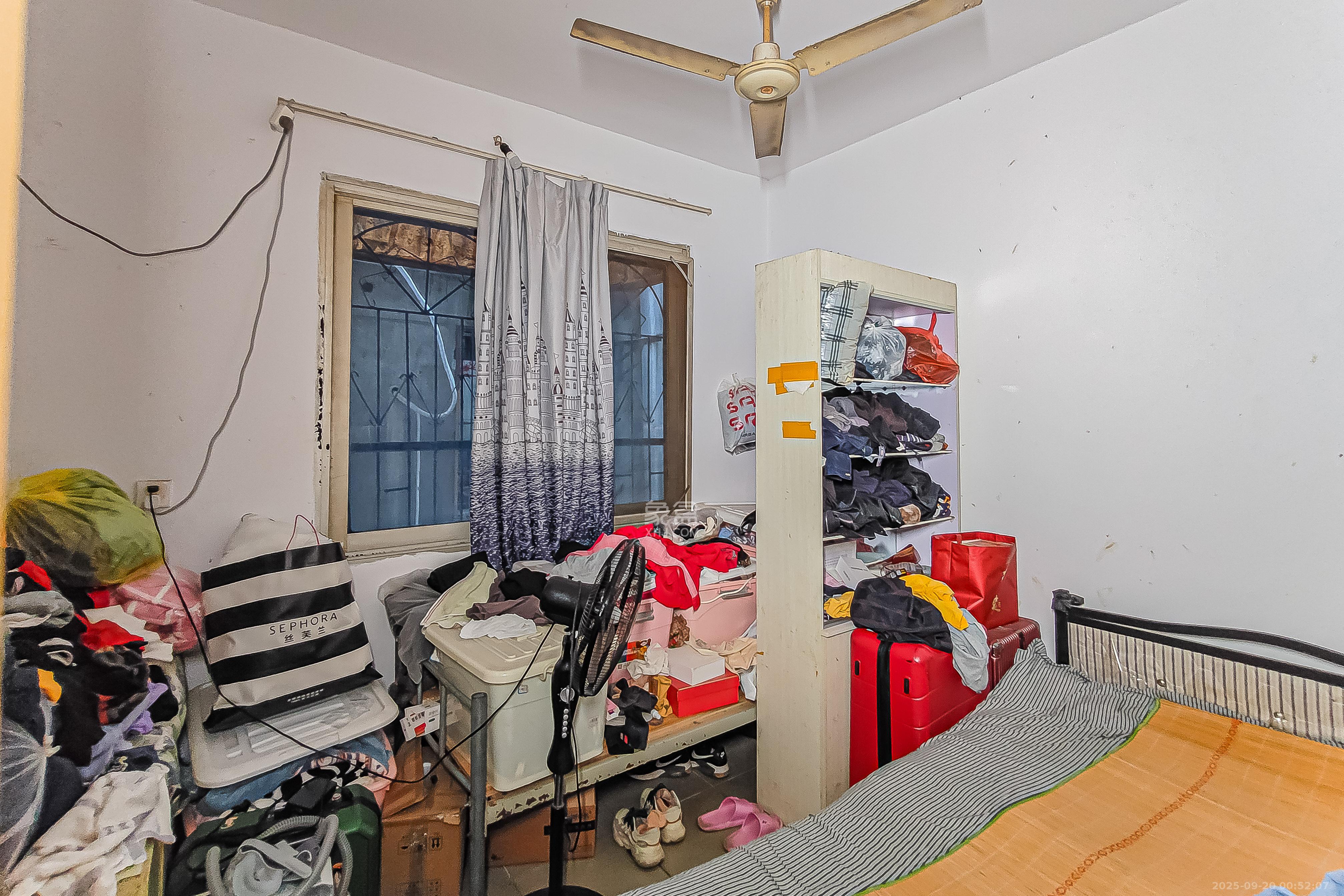 南沙井散盘  4室2厅2卫    120.8万卧室