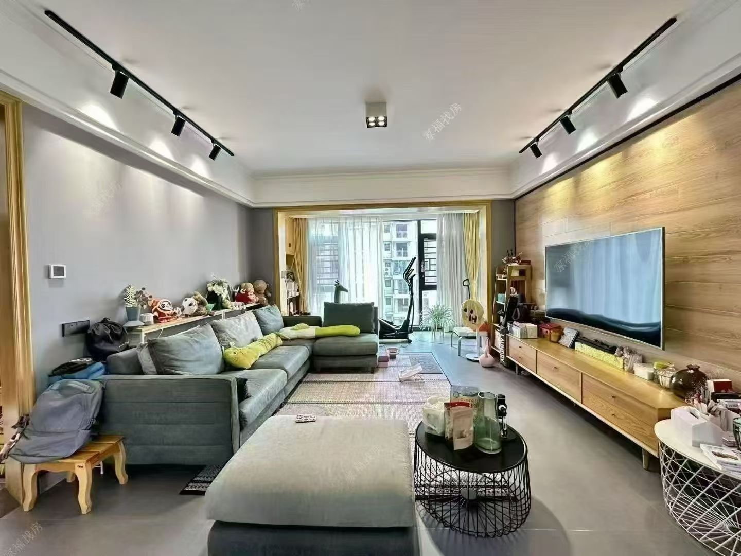 大汉龙苑  4室2厅2卫    82.8万