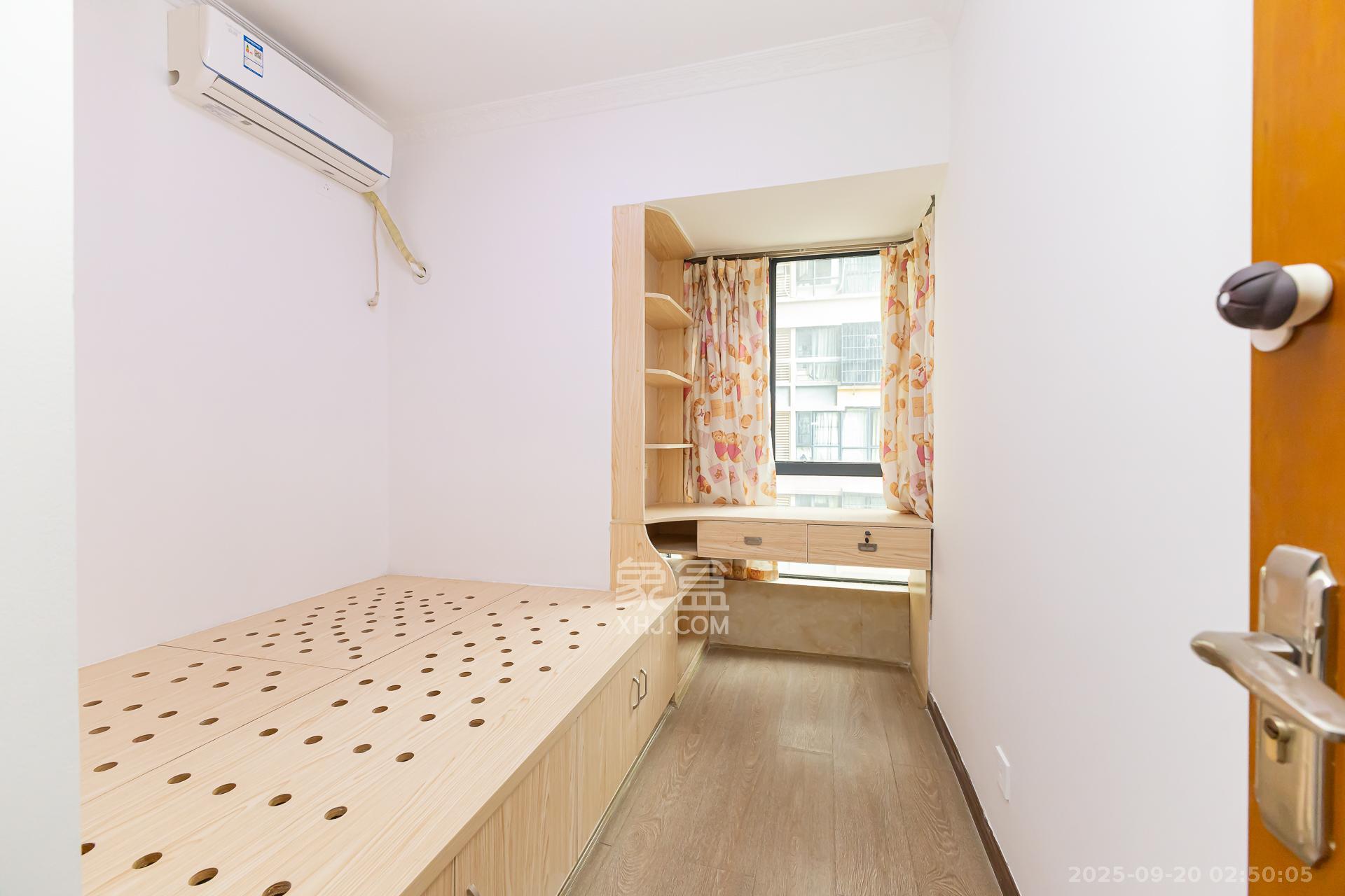 勤诚达新界 3室2厅1卫 69.0万 勤诚达新界 3室2厅1卫 69.0万卧室