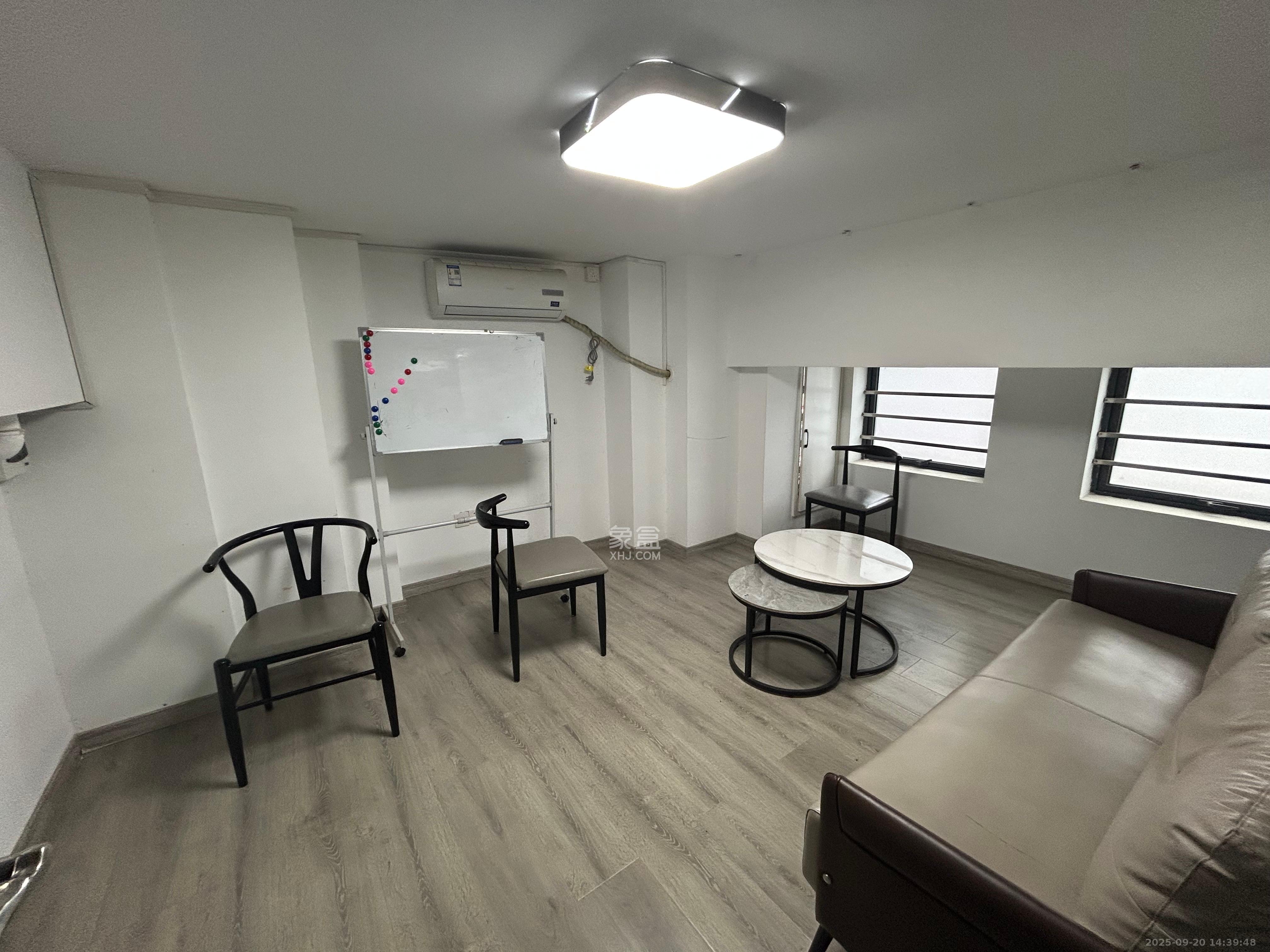 华润置地广场二期 1室0厅0卫 5800.0元/月 华润置地广场二期 1室0厅0卫 5800.0元/月室内图