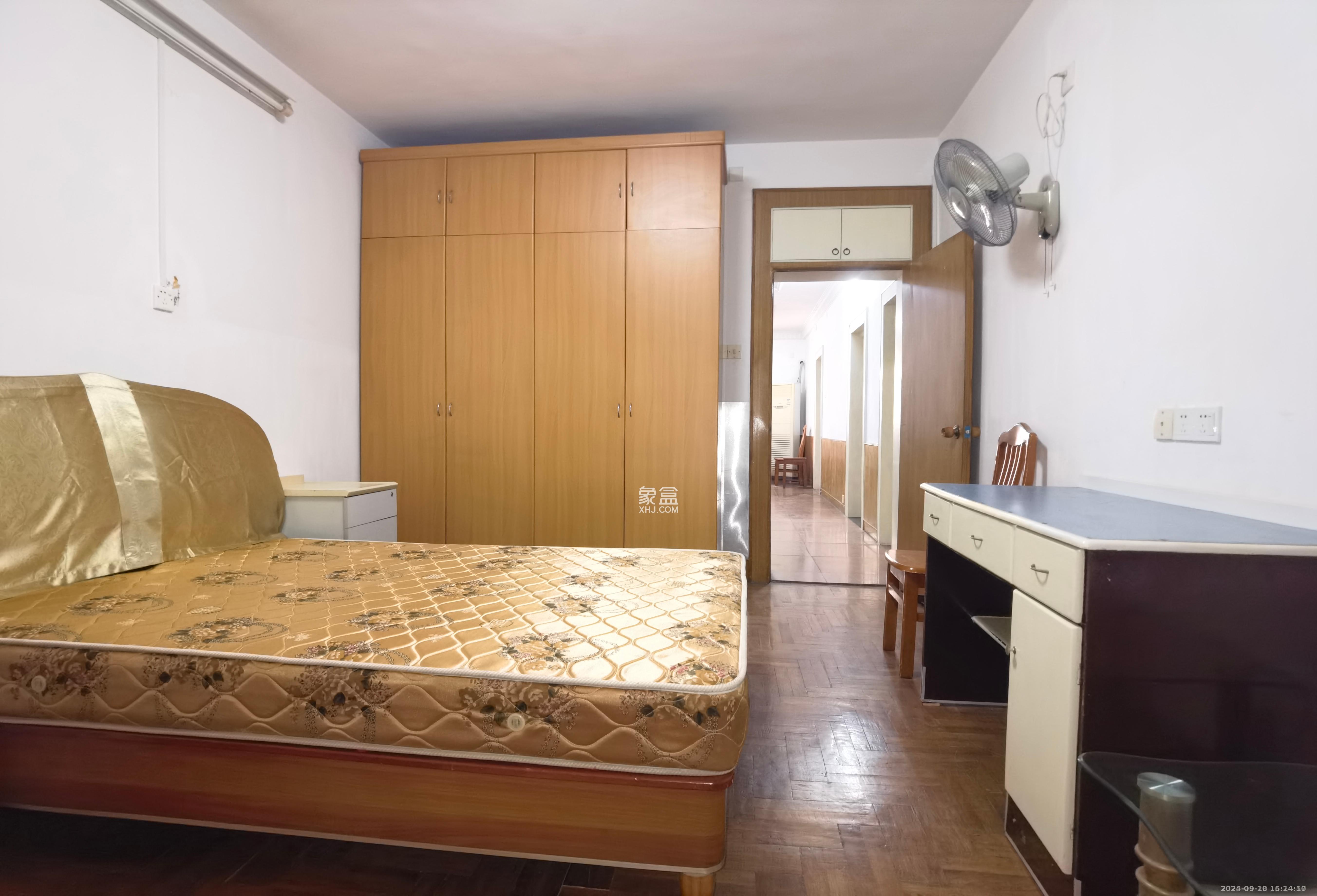 民主东街散盘  3室2厅2卫    2500.0元/月室内图