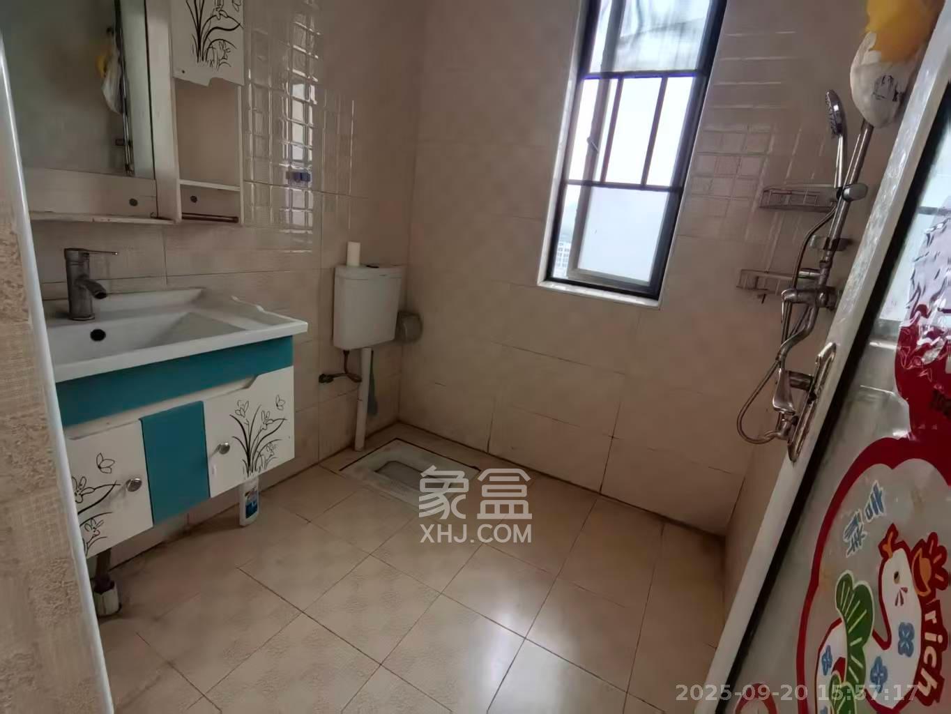 卓越蔚蓝海岸三期 2室2厅1卫 1800.0元/月 卓越蔚蓝海岸三期 2室2厅1卫 1800.0元/月室内图