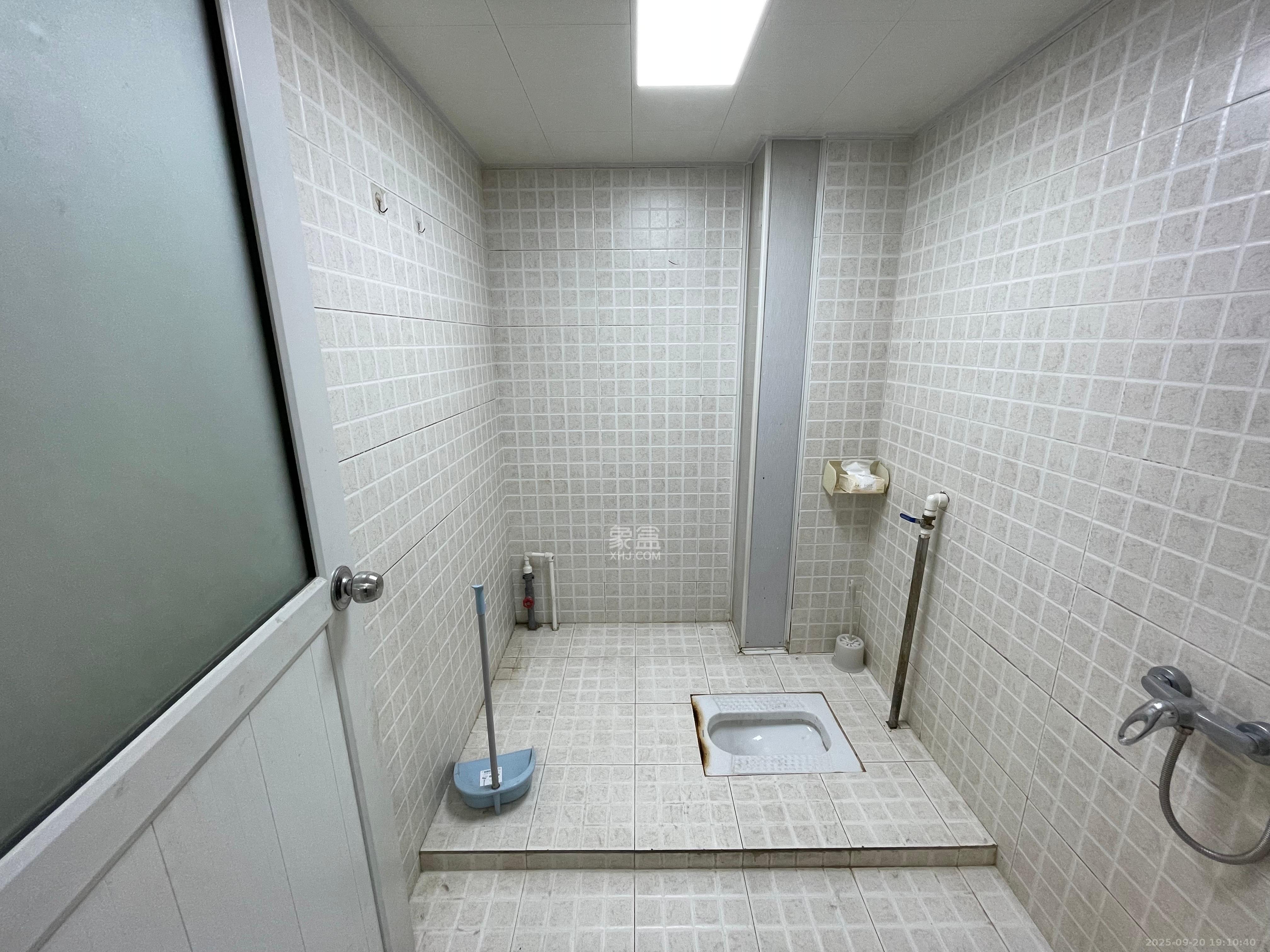 广盛华苑  2室1厅1卫    2000.0元/月室内图