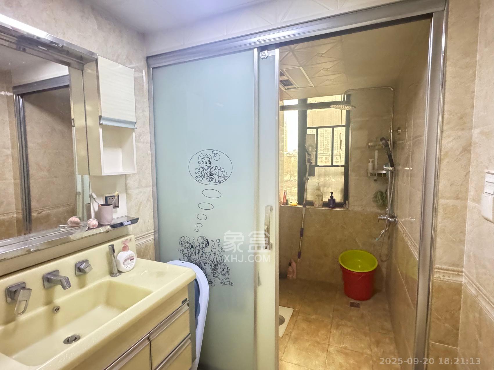 中南红领邦（红星嘉和苑）  3室2厅2卫    2700.0元/月室内图