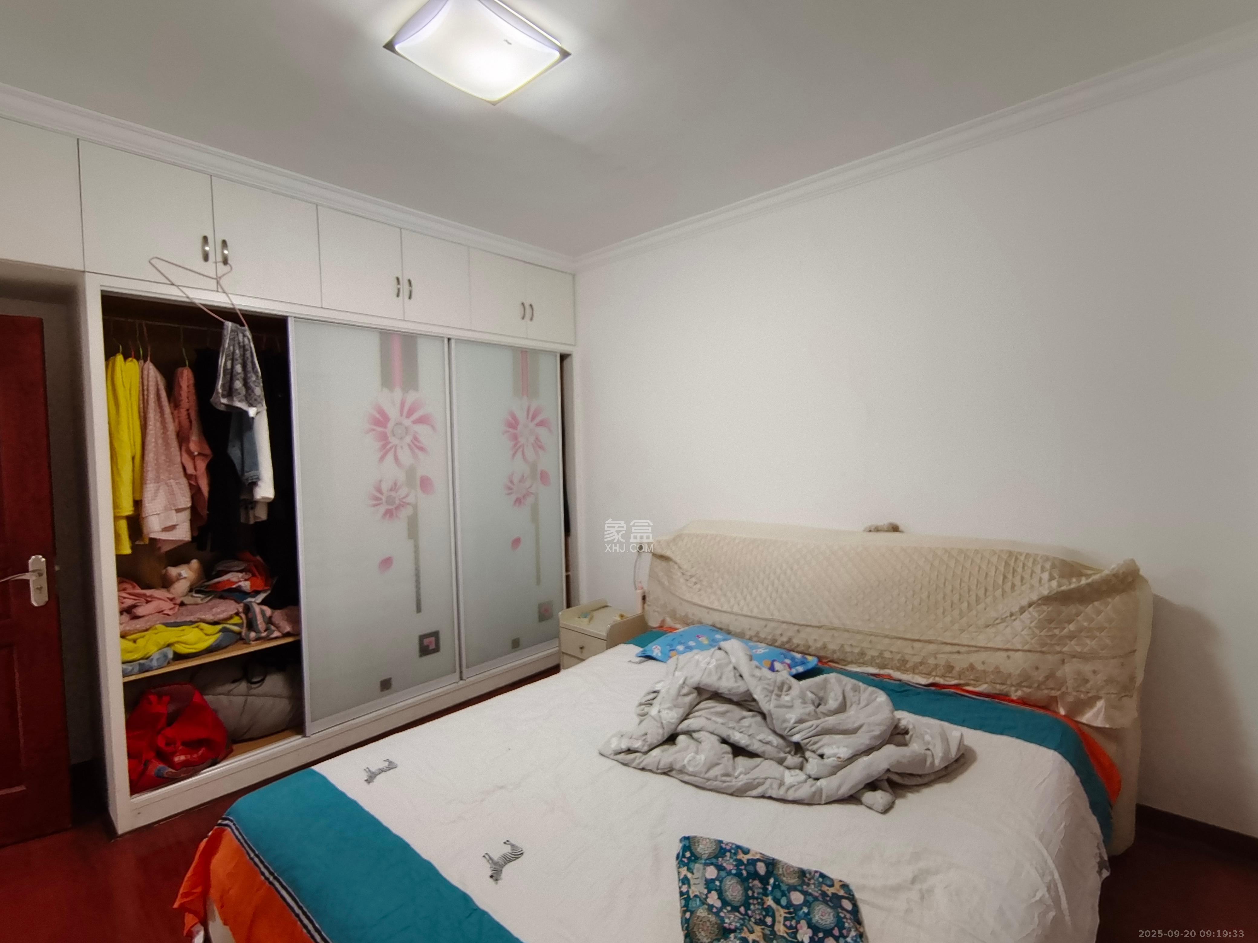 龙吉湾小区(龙瑞尚苑) 3室2厅1卫 1900.0元/月 龙吉湾小区(龙瑞尚苑) 3室2厅1卫 1900.0元/月室内图