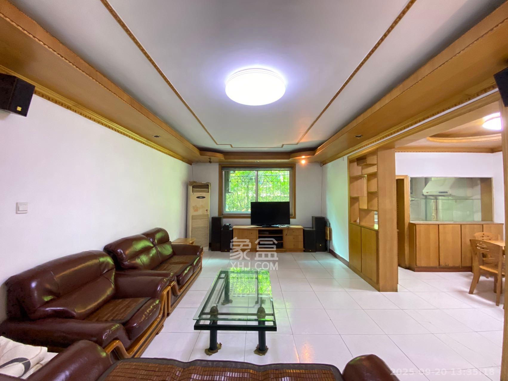 紫荆花园 2室2厅1卫 2000.0元/月 紫荆花园 2室2厅1卫 2000.0元/月室内图