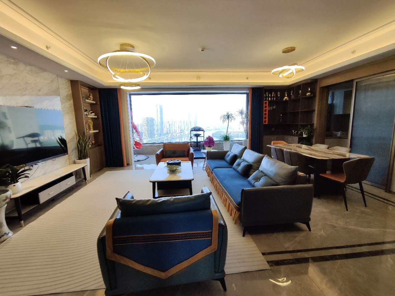 梅溪湖金茂湾 4室2厅2卫 13000.0元/月 梅溪湖金茂湾 4室2厅2卫 13000.0元/月户型图