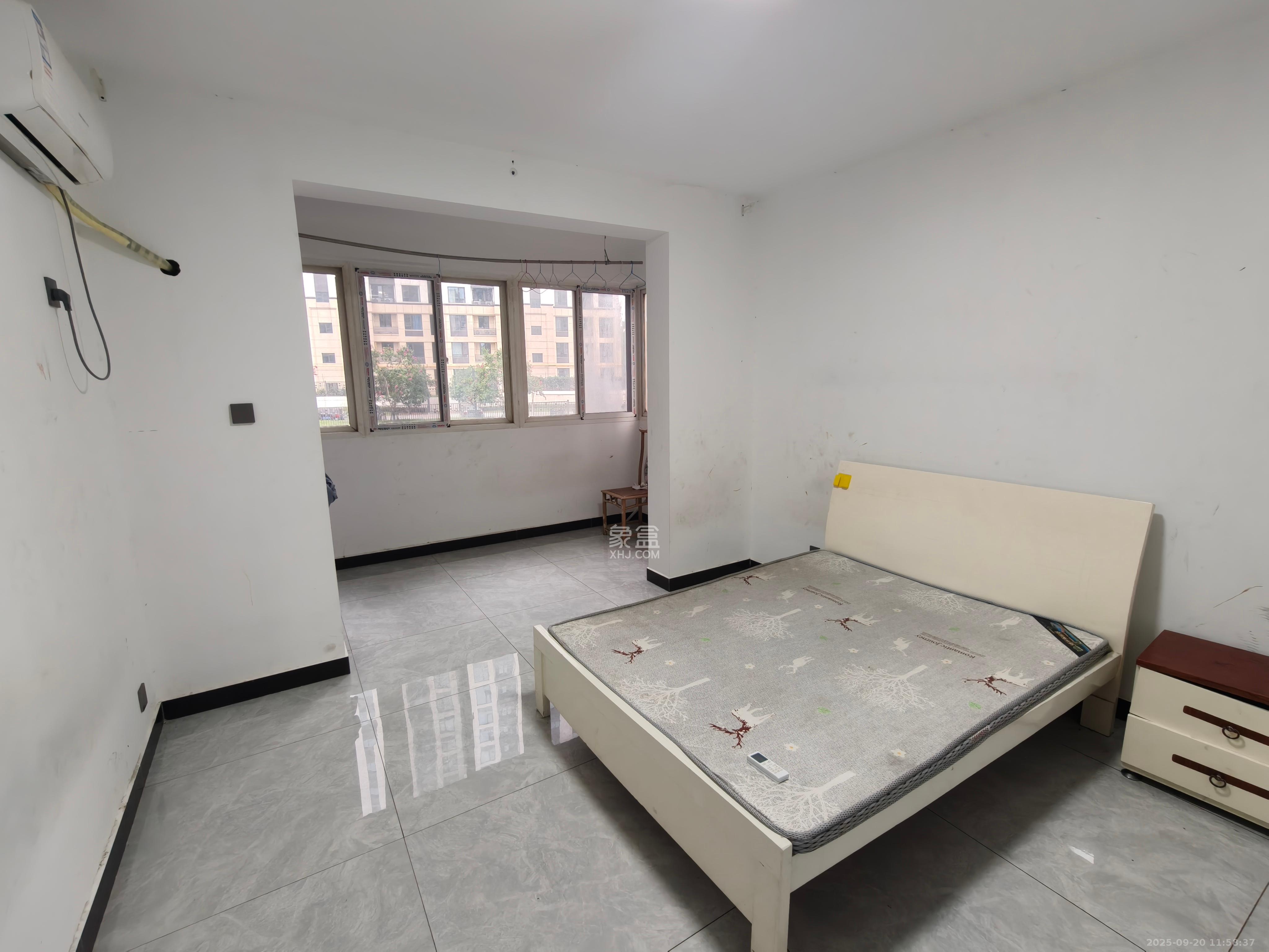 景环小区  3室2厅1卫    1900.0元/月 景环小区  3室2厅1卫    1900.0元/月