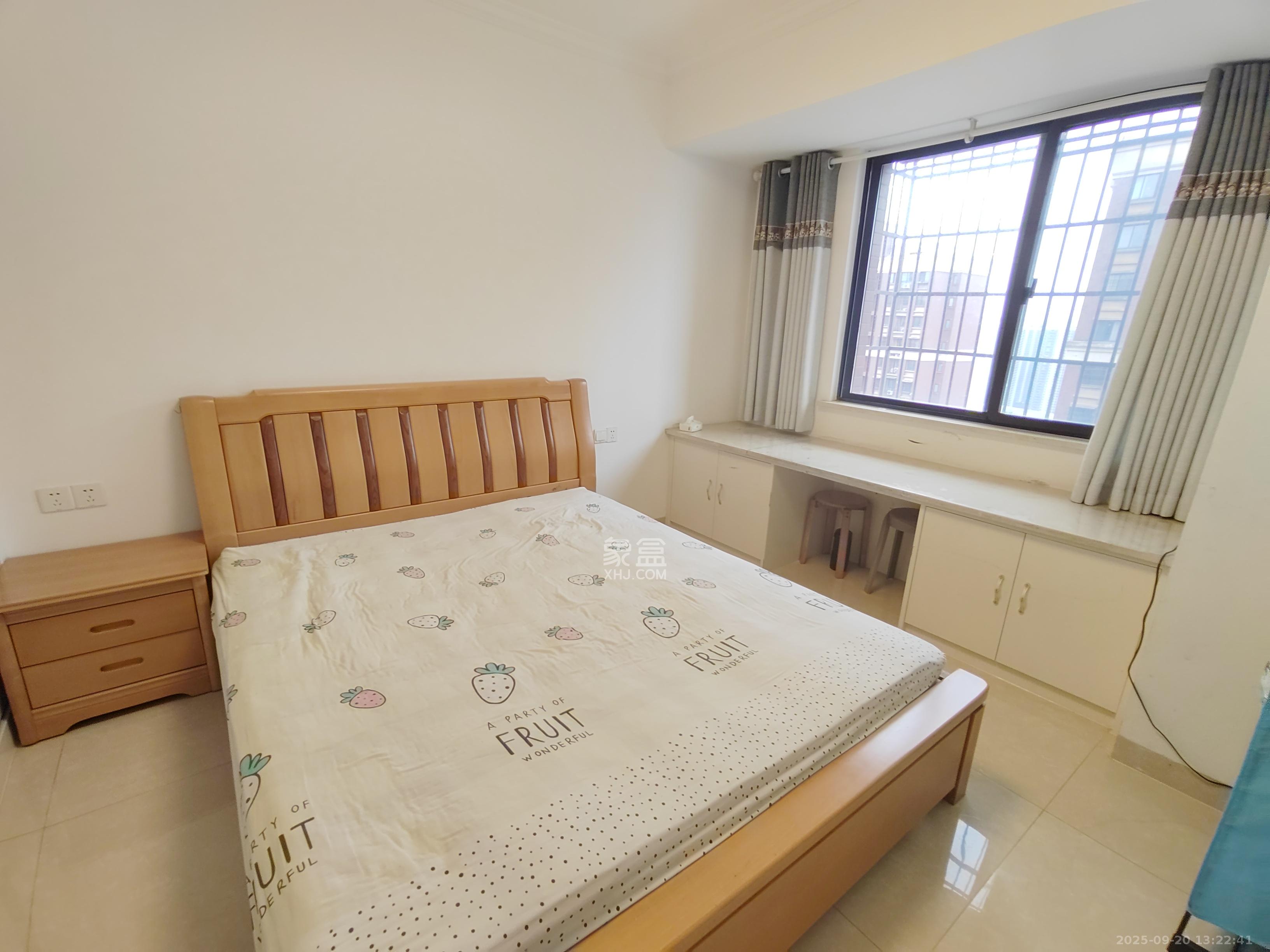 新城国际花都  3室2厅1卫    1700.0元/月室内图