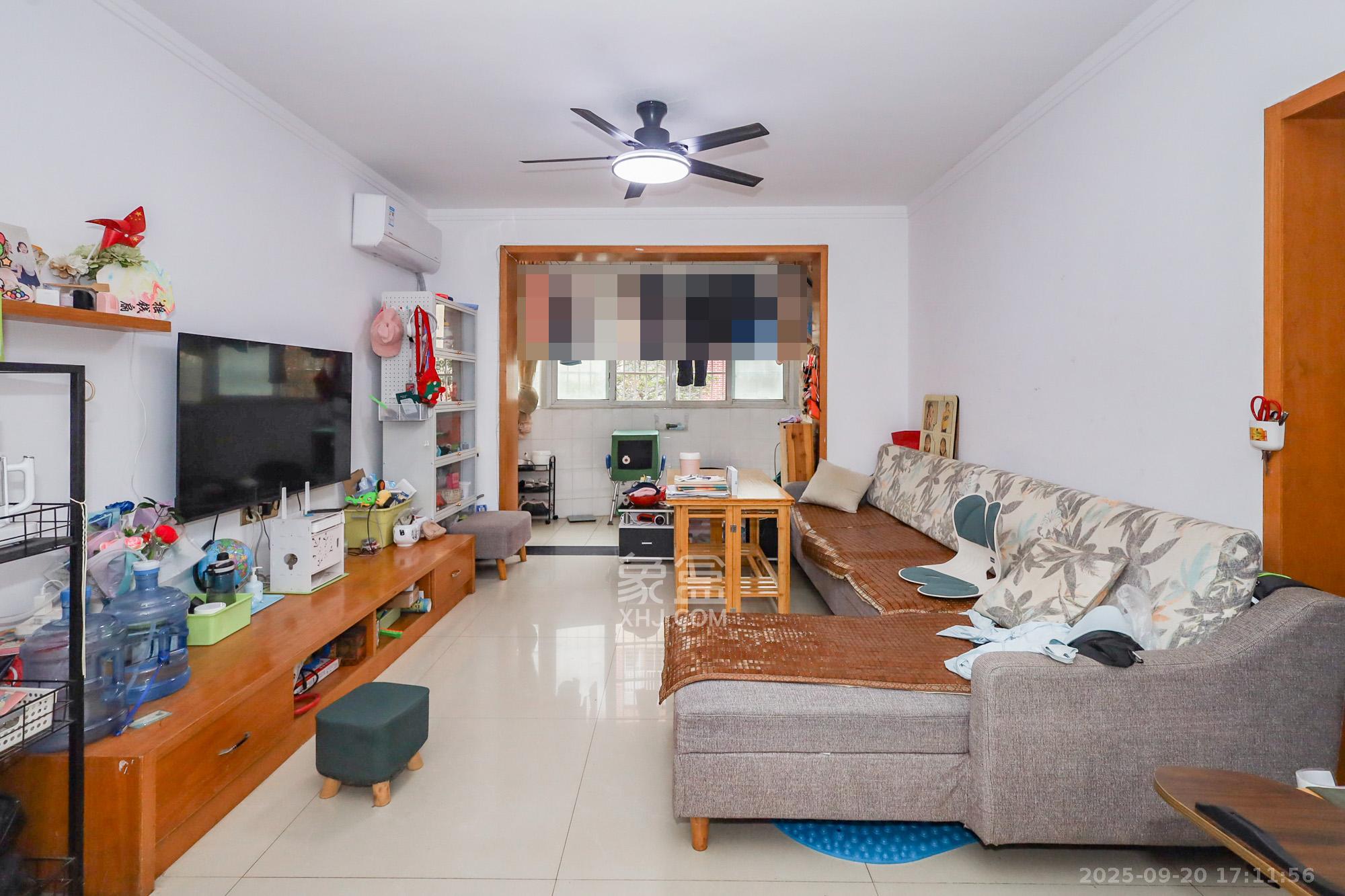 德润园 3室2厅1卫 67.8万 德润园 3室2厅1卫 67.8万客厅