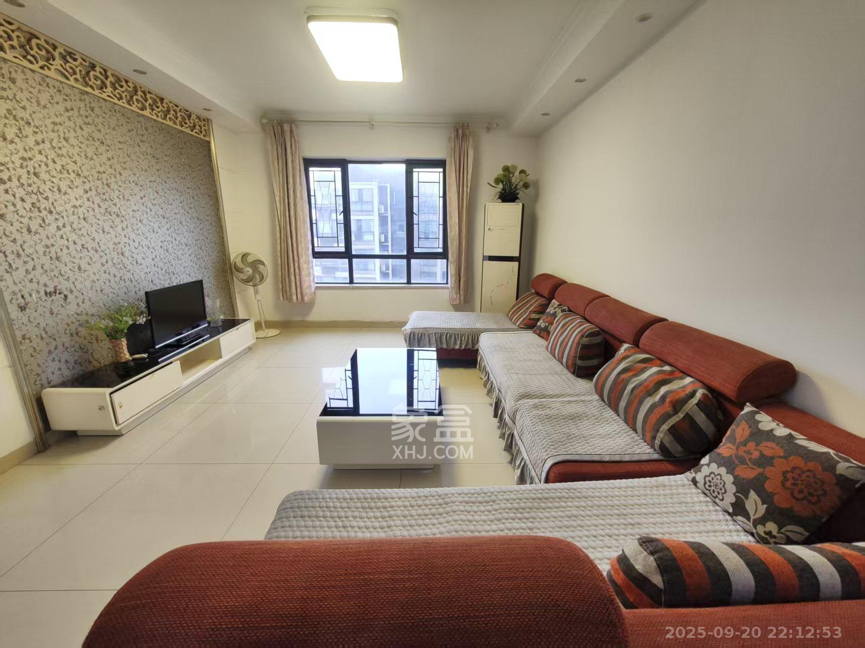 尚东紫郡 3室2厅2卫 2500.0元/月 尚东紫郡 3室2厅2卫 2500.0元/月室内图