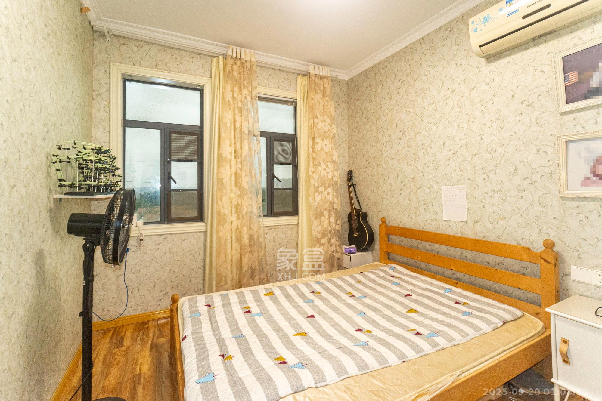 悦湖山  4室2厅2卫    78.0万卧室