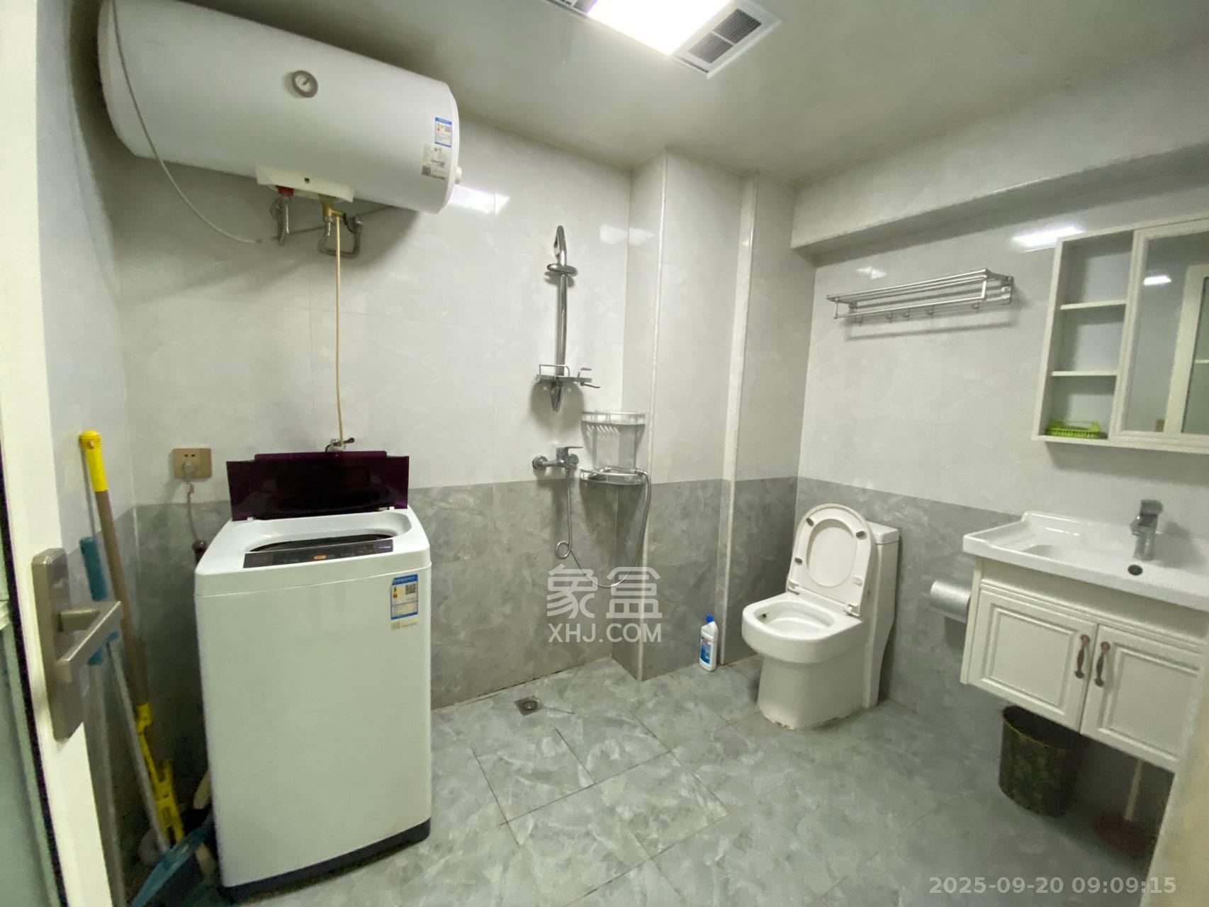 芙蓉万国城MOMA(卓越汇富苑) 1室1厅1卫 1600.0元/月 芙蓉万国城MOMA(卓越汇富苑) 1室1厅1卫 1600.0元/月室内图