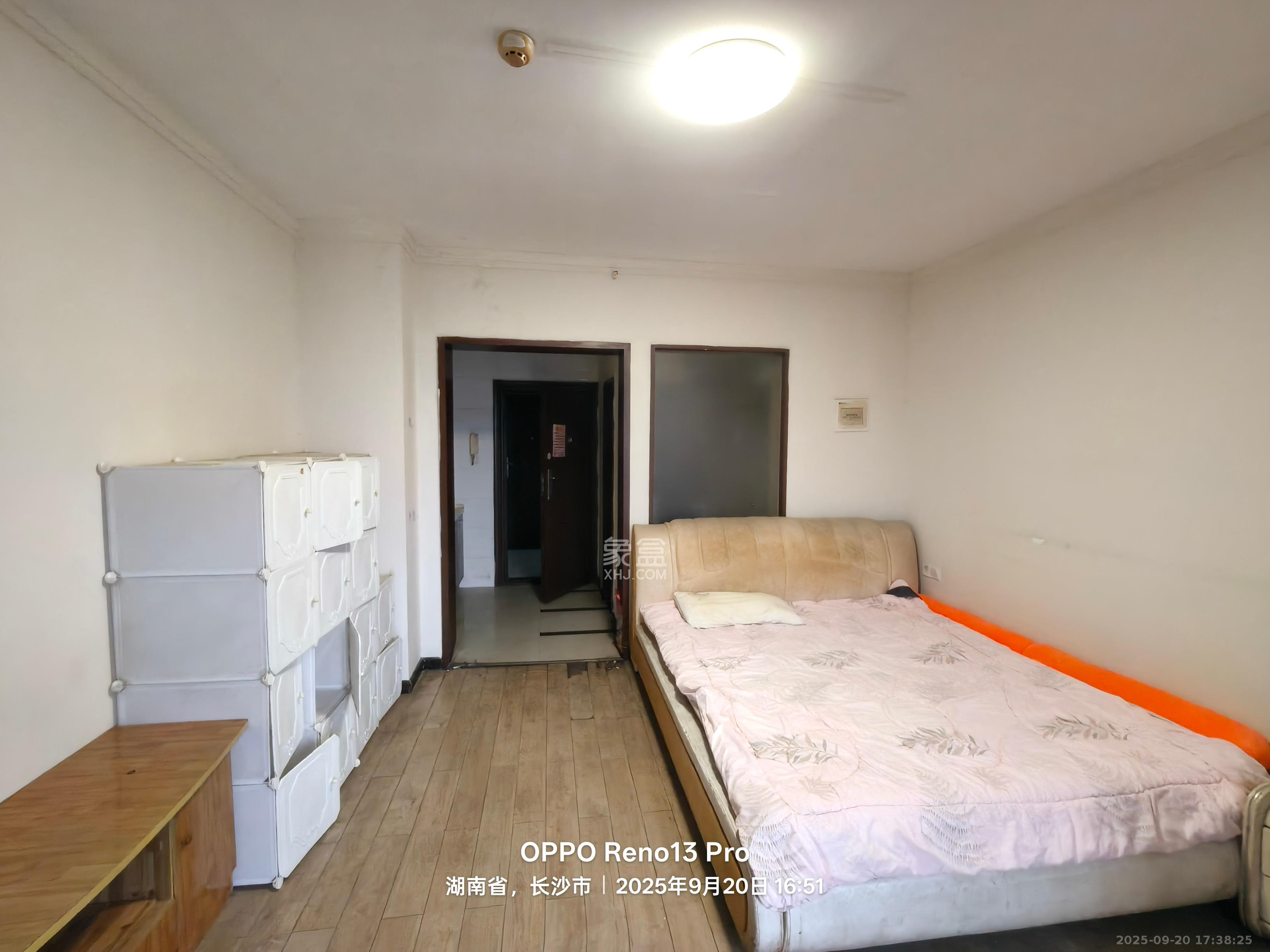 标志商务中心  1室1厅1卫    1000.0元/月室内图