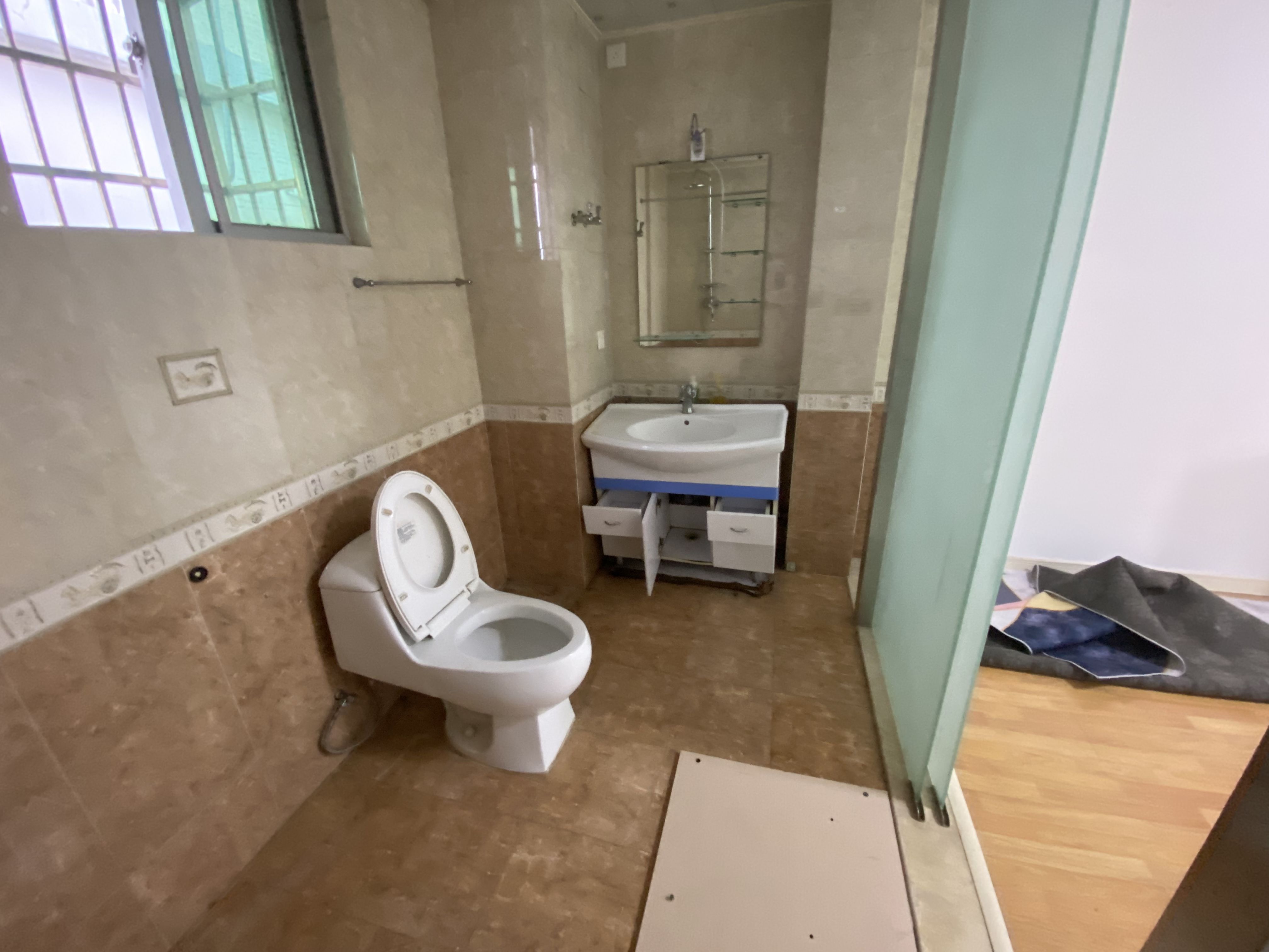 富豪大厦(富豪花园) 3室2厅1卫 2900.0元/月 富豪大厦(富豪花园) 3室2厅1卫 2900.0元/月室内图