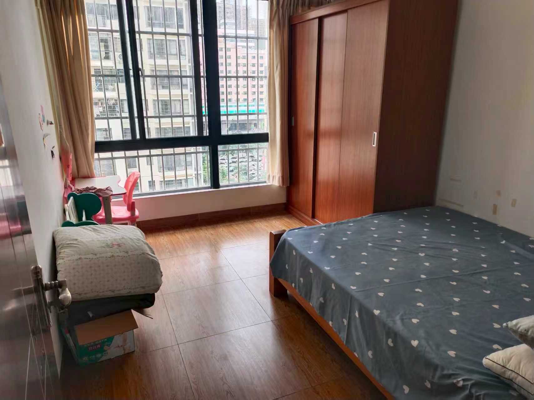 瑞园二期  3室2厅2卫   3200.00元/月室内图