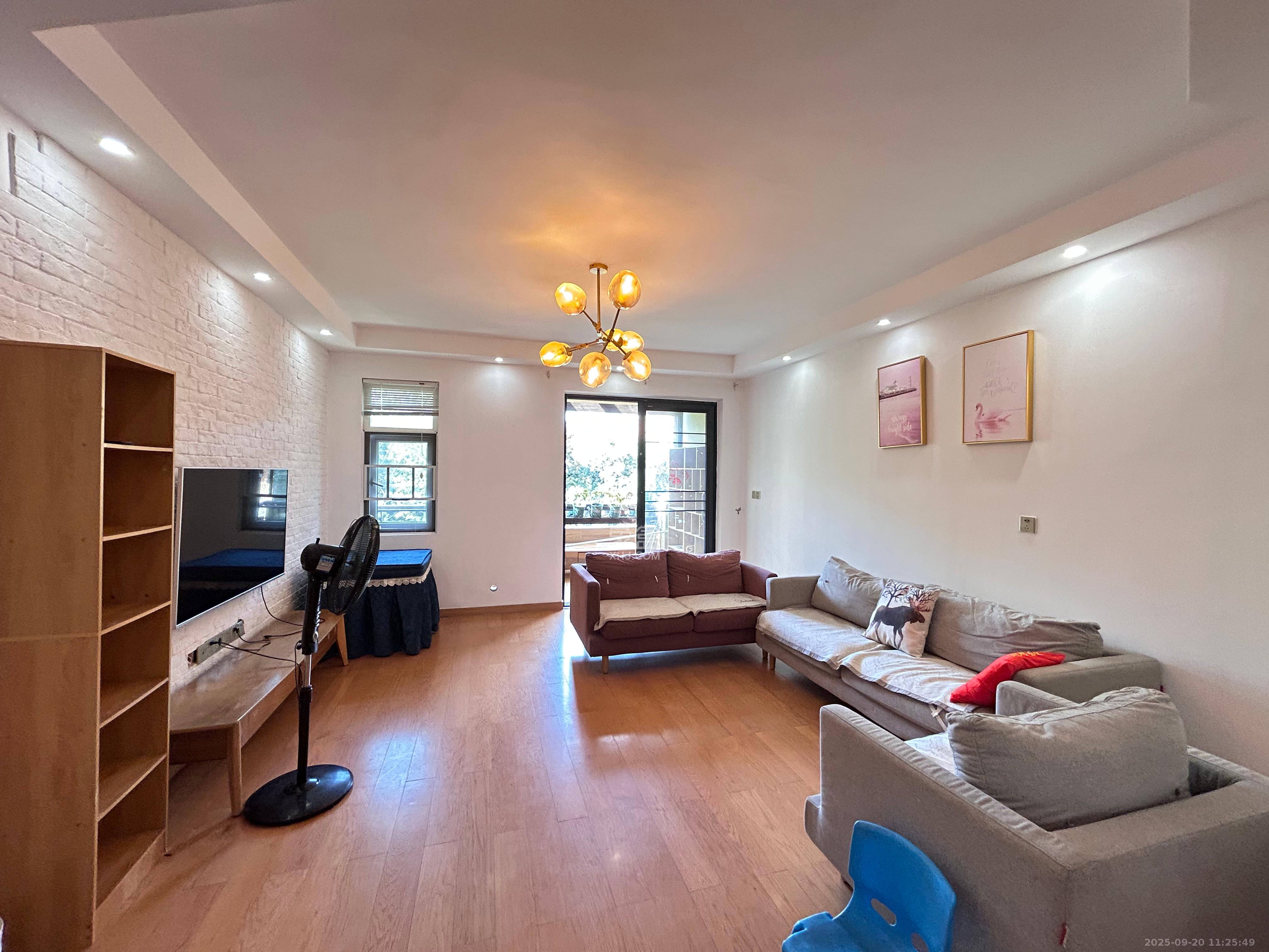 郡原居里  3室2厅1卫    2100.0元/月室内图