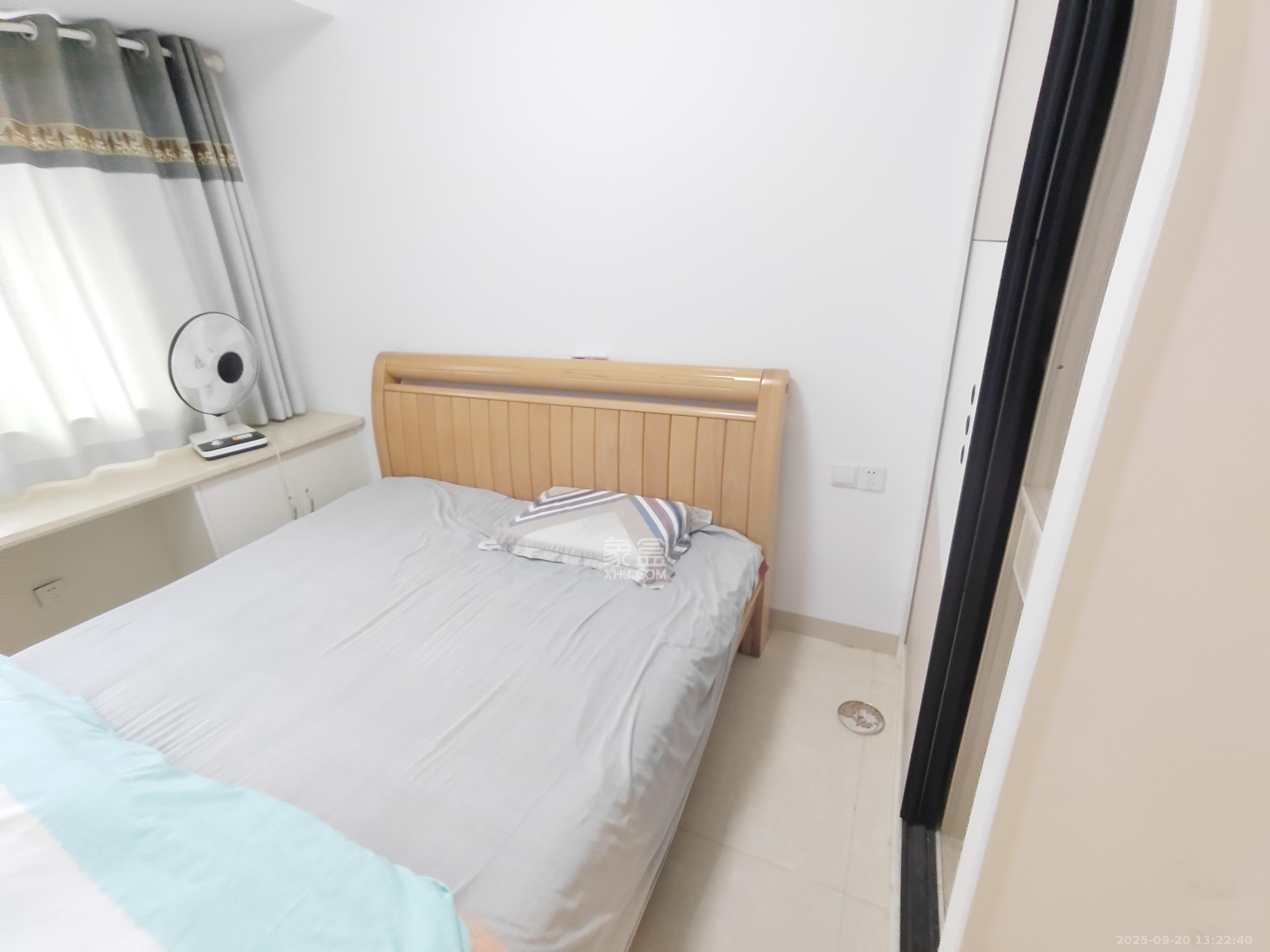 新城国际花都  3室2厅1卫    1700.0元/月室内图