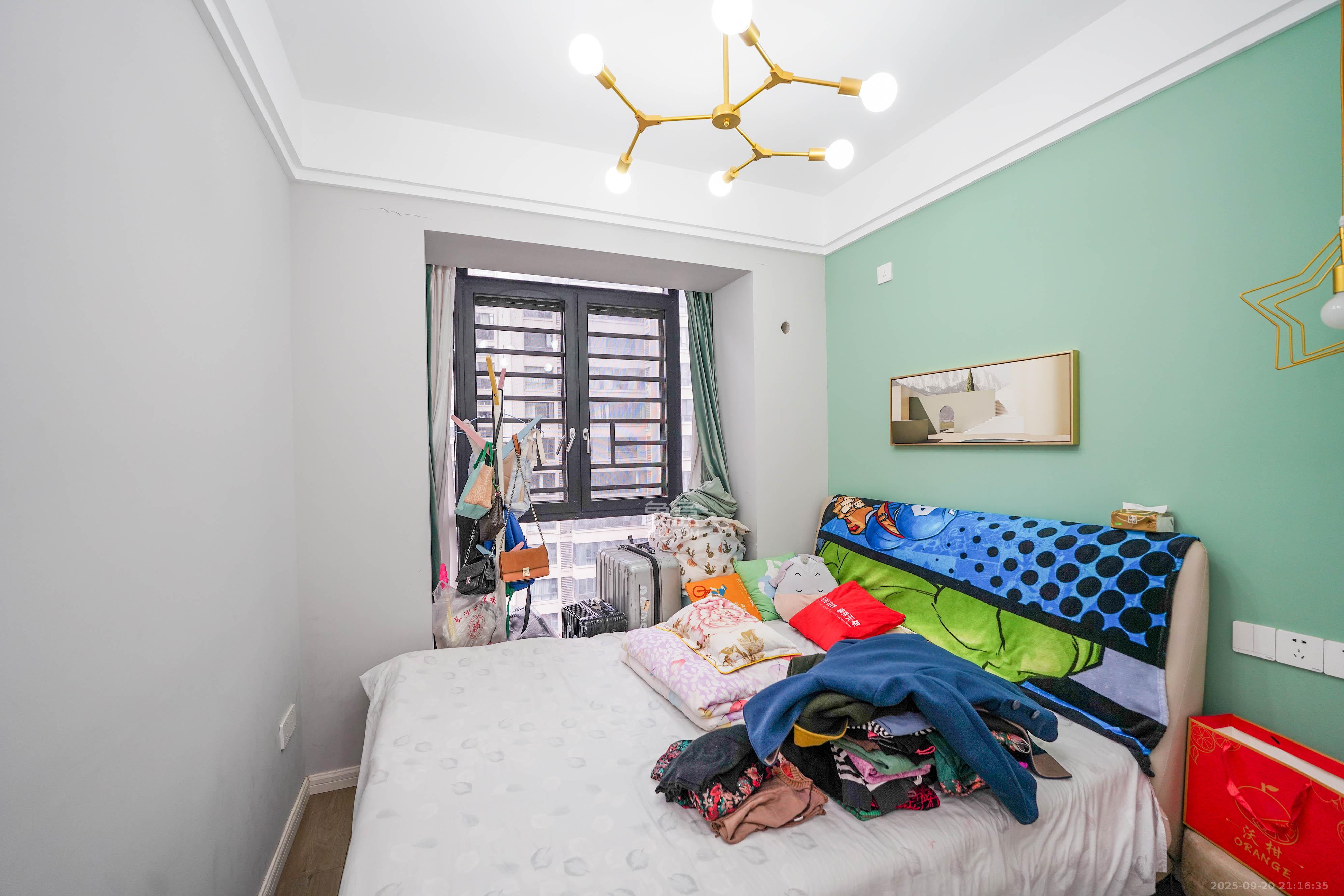 五矿万境蓝山 4室2厅2卫 164.0万 五矿万境蓝山 4室2厅2卫 164.0万卧室