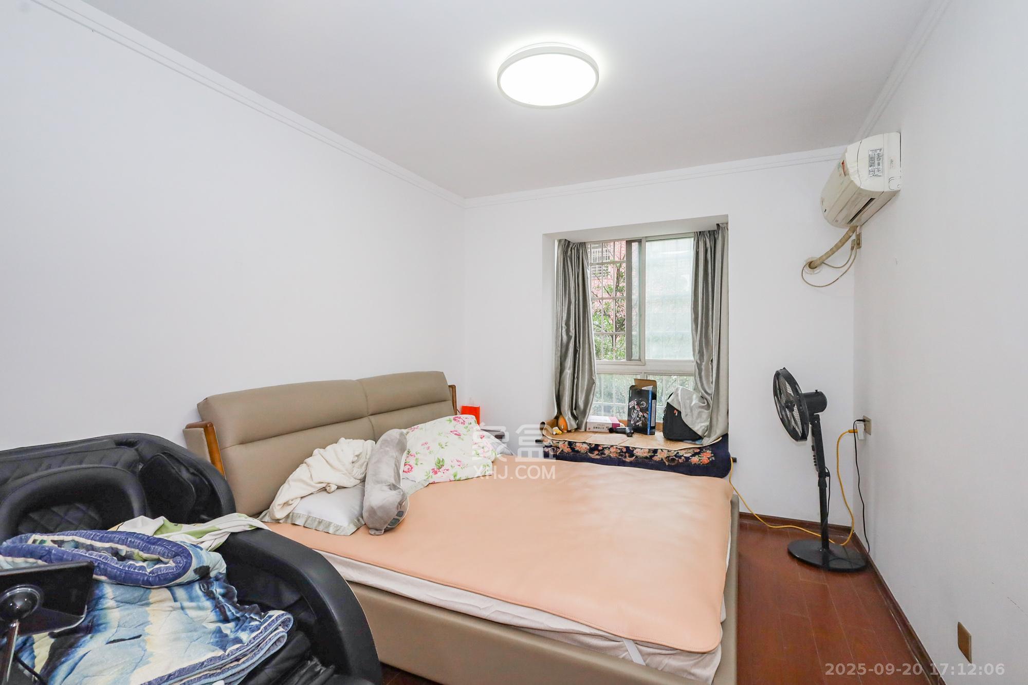 德润园  3室2厅1卫    67.8万卧室