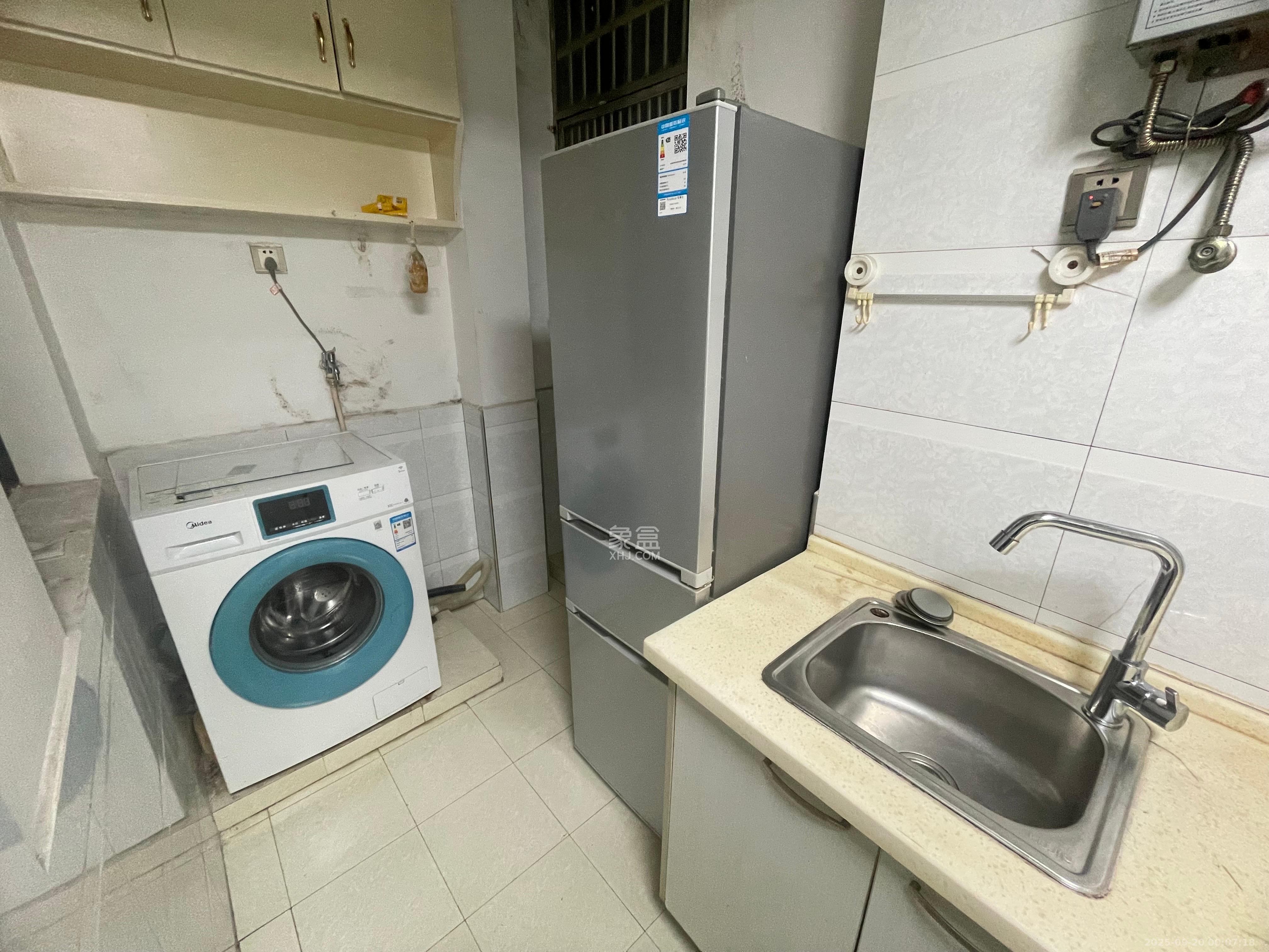 中城丽景香山园 2室2厅1卫 2100.0元/月 中城丽景香山园 2室2厅1卫 2100.0元/月室内图