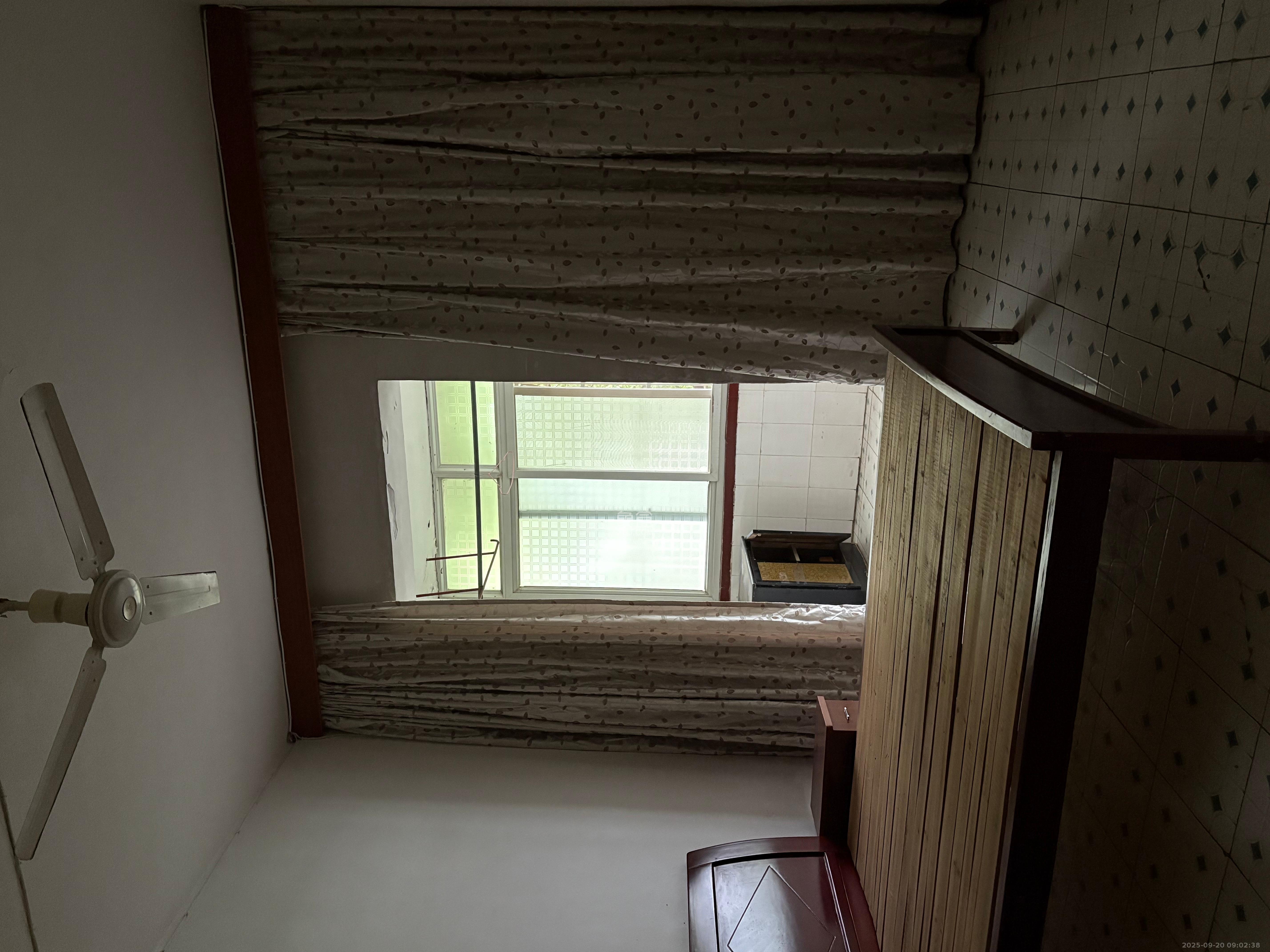 公交园小区(公交新村) 2室1厅1卫 1200.0元/月 公交园小区(公交新村) 2室1厅1卫 1200.0元/月室内图