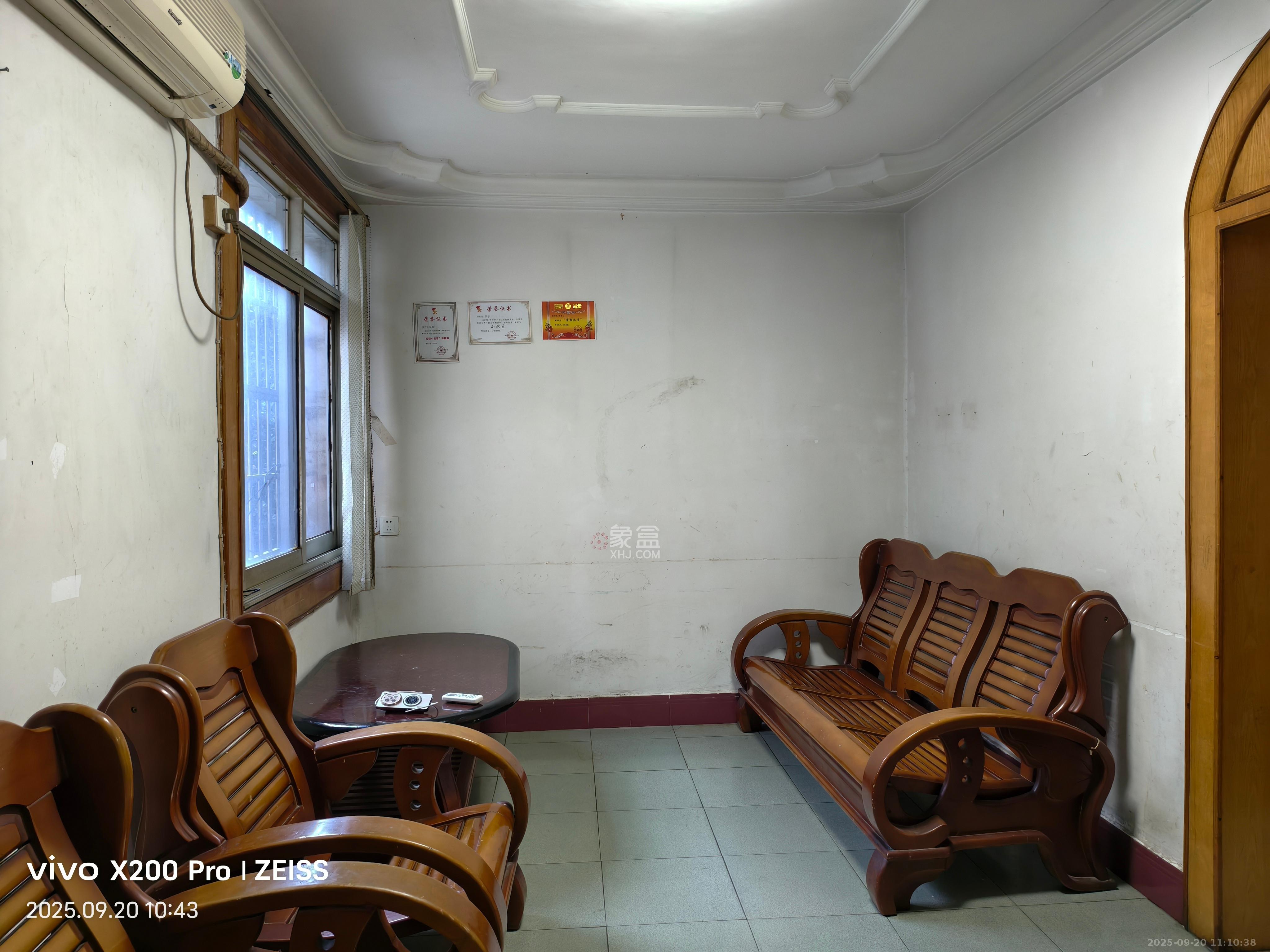 国庆新村 2室1厅1卫 1300.0元/月 国庆新村 2室1厅1卫 1300.0元/月室内图