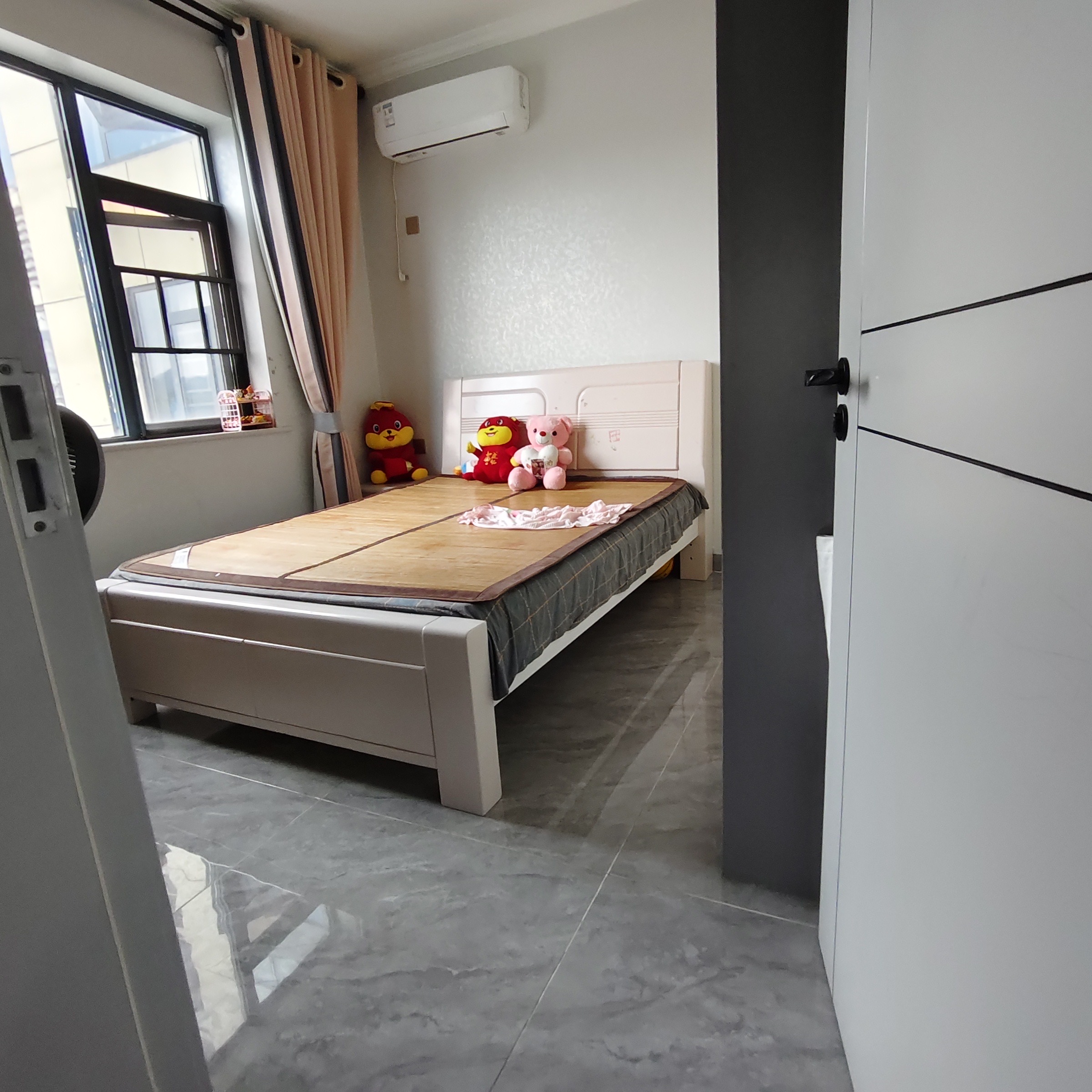 百弘学府城 4室2厅2卫 1800.0元/月 百弘学府城 4室2厅2卫 1800.0元/月室内图