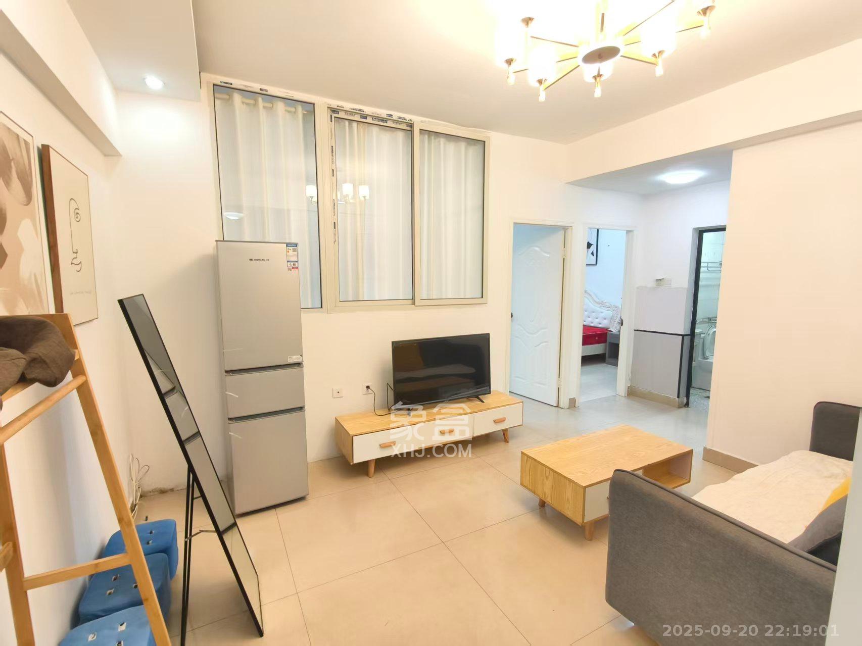 嘉顿新天地  2室1厅1卫    2500.0元/月室内图