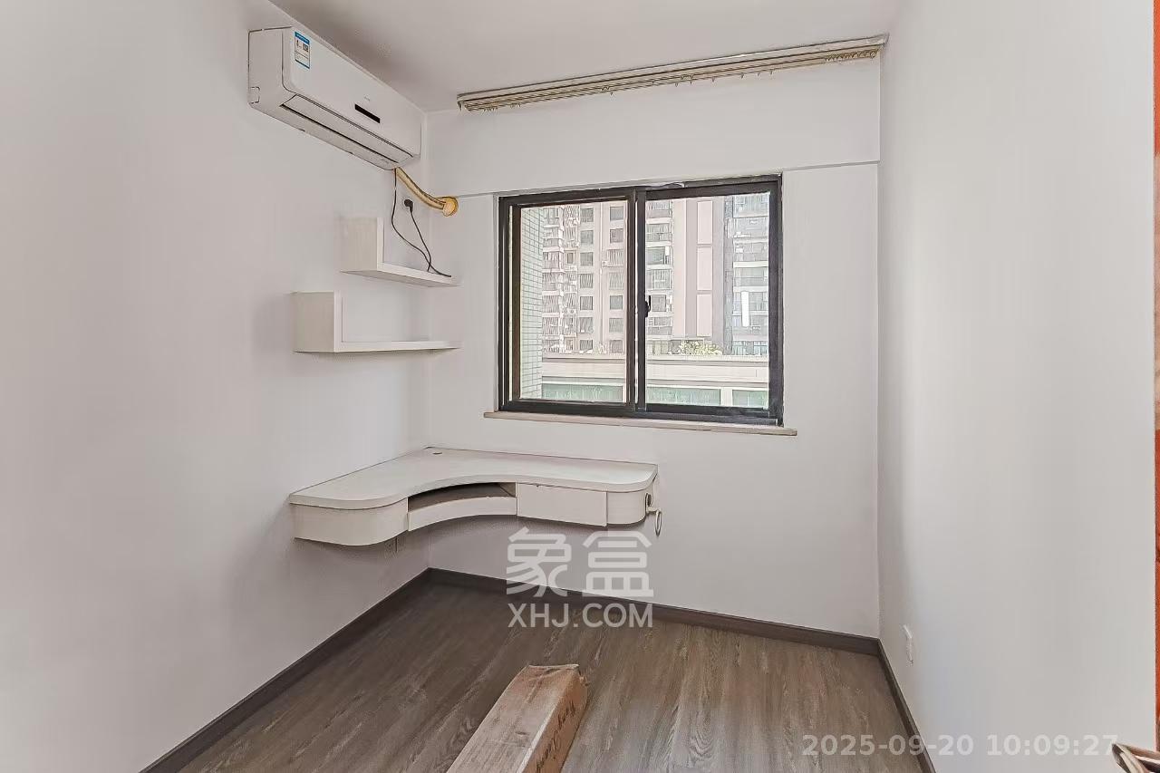 兰亭优壳(隽峰苑) 4室2厅1卫 2200.0元/月 兰亭优壳(隽峰苑) 4室2厅1卫 2200.0元/月室内图