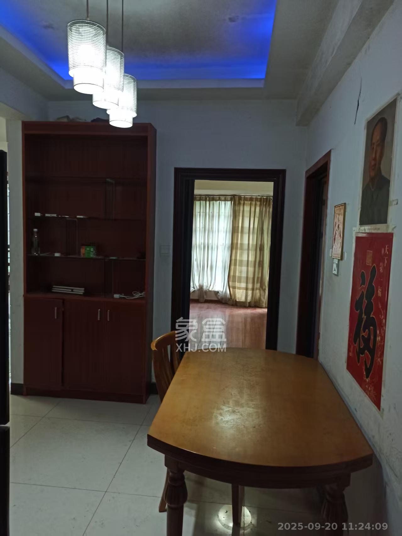 望兴景园一期 3室2厅1卫 2400.0元/月 望兴景园一期 3室2厅1卫 2400.0元/月室内图