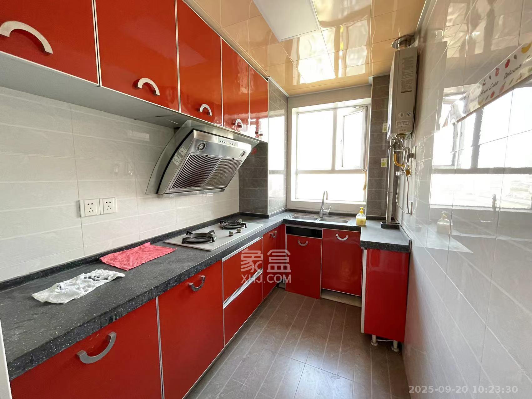 左岸右岸 1室1厅1卫 1700.0元/月 左岸右岸 1室1厅1卫 1700.0元/月室内图